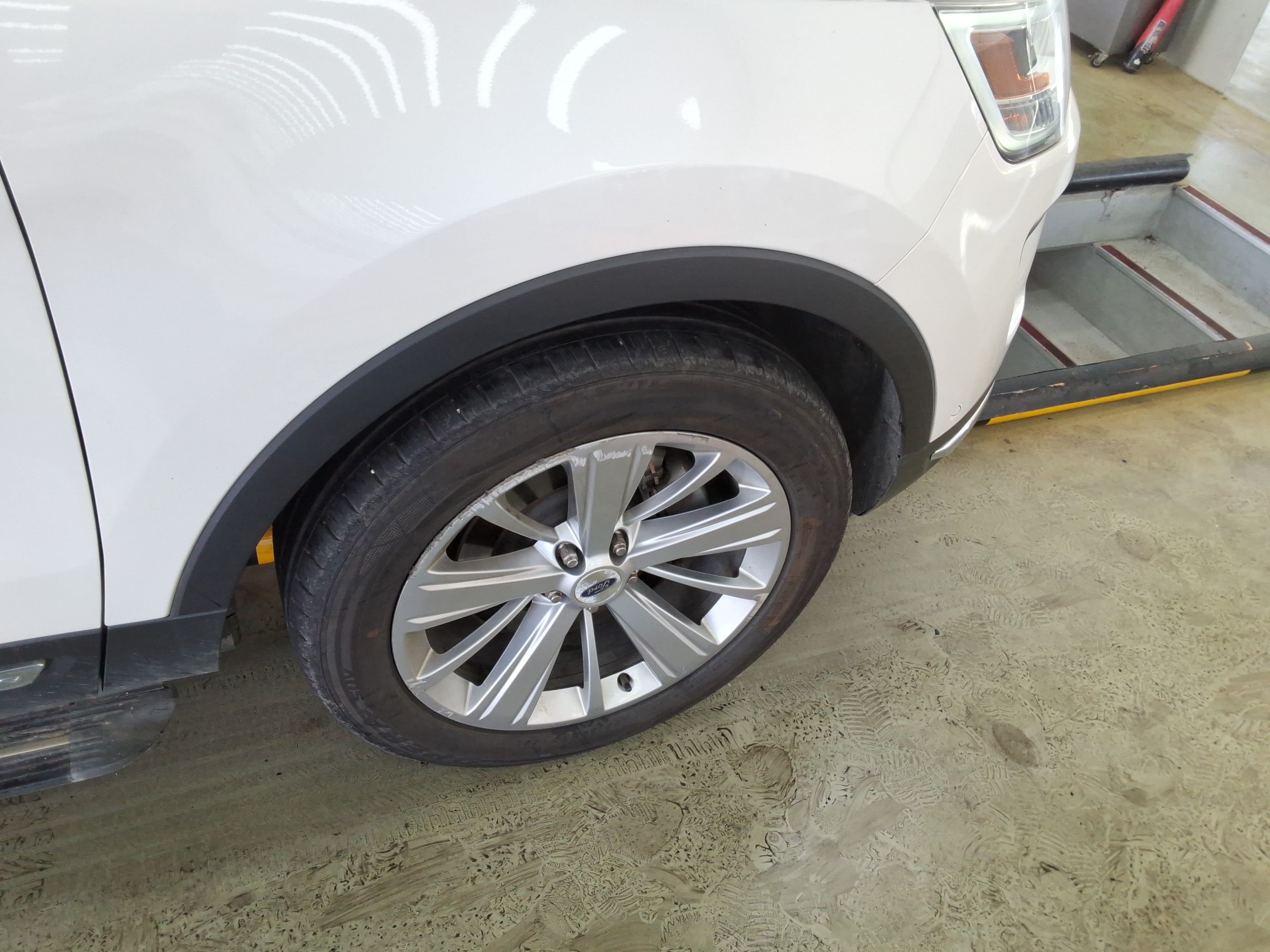 2018 - Ford Explorer