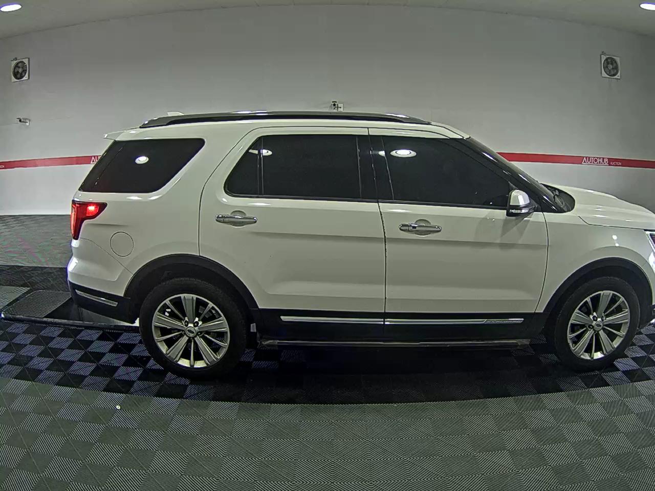 2018 - Ford Explorer