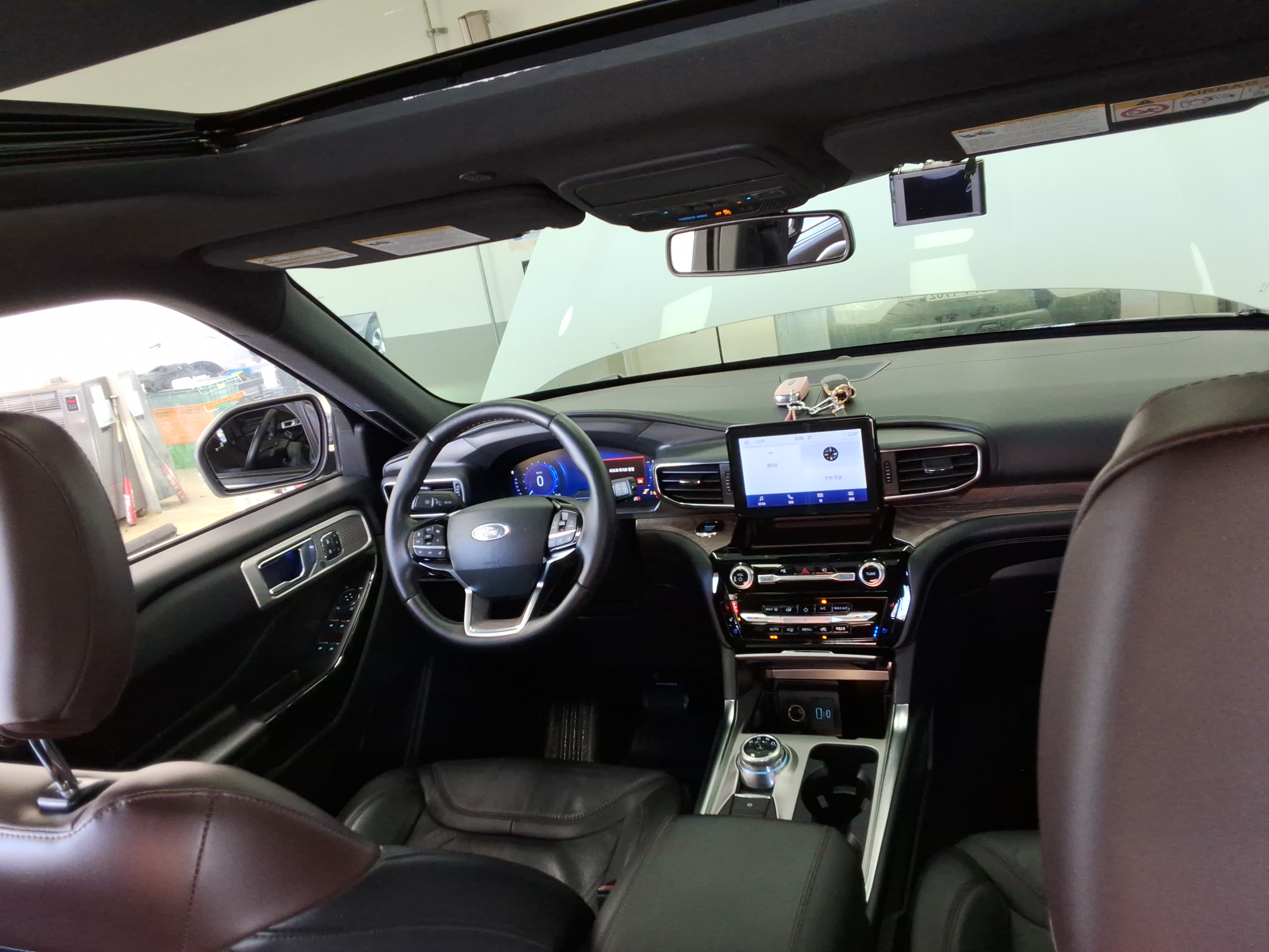 2022 - Ford Explorer