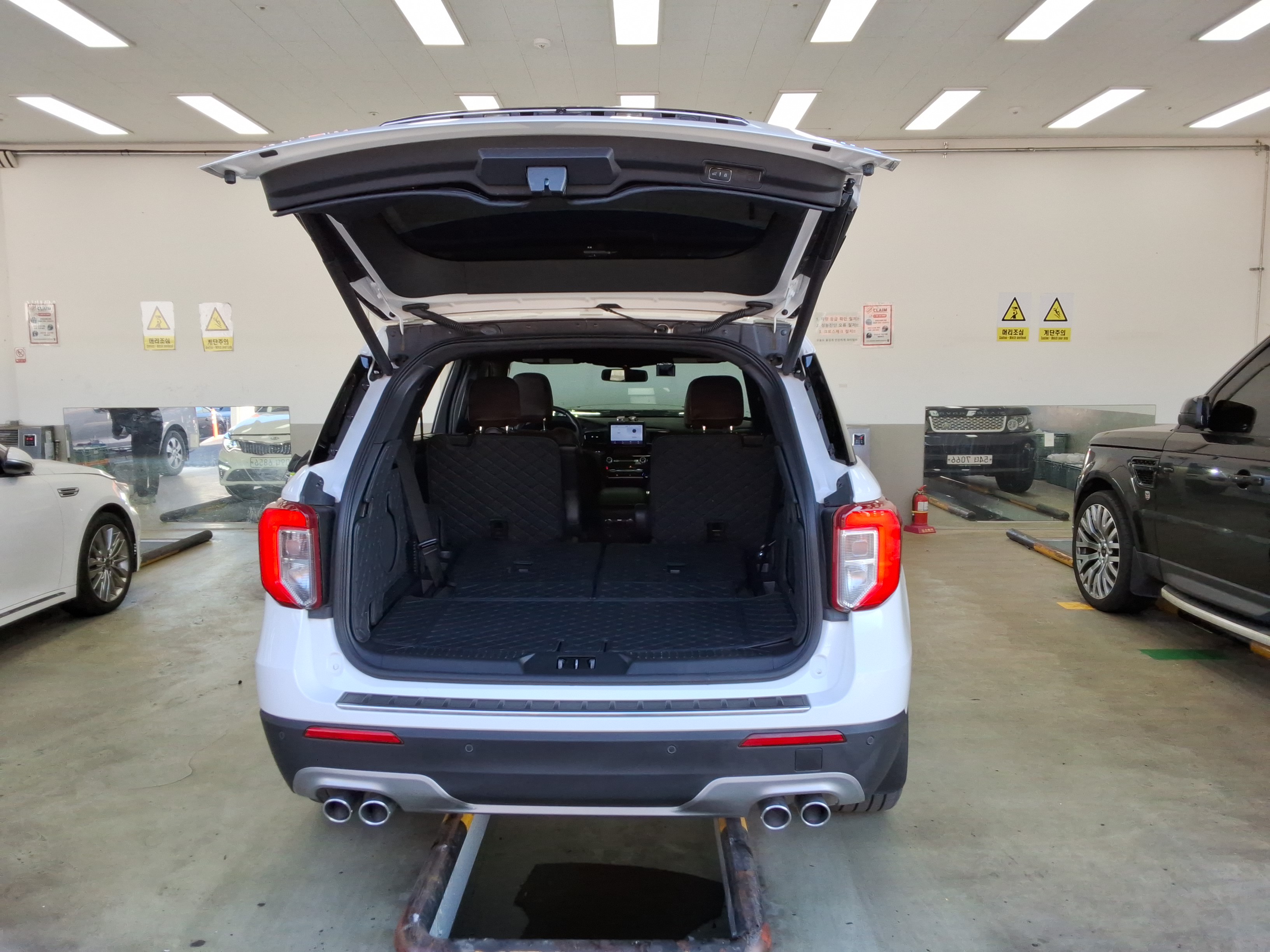 2022 - Ford Explorer