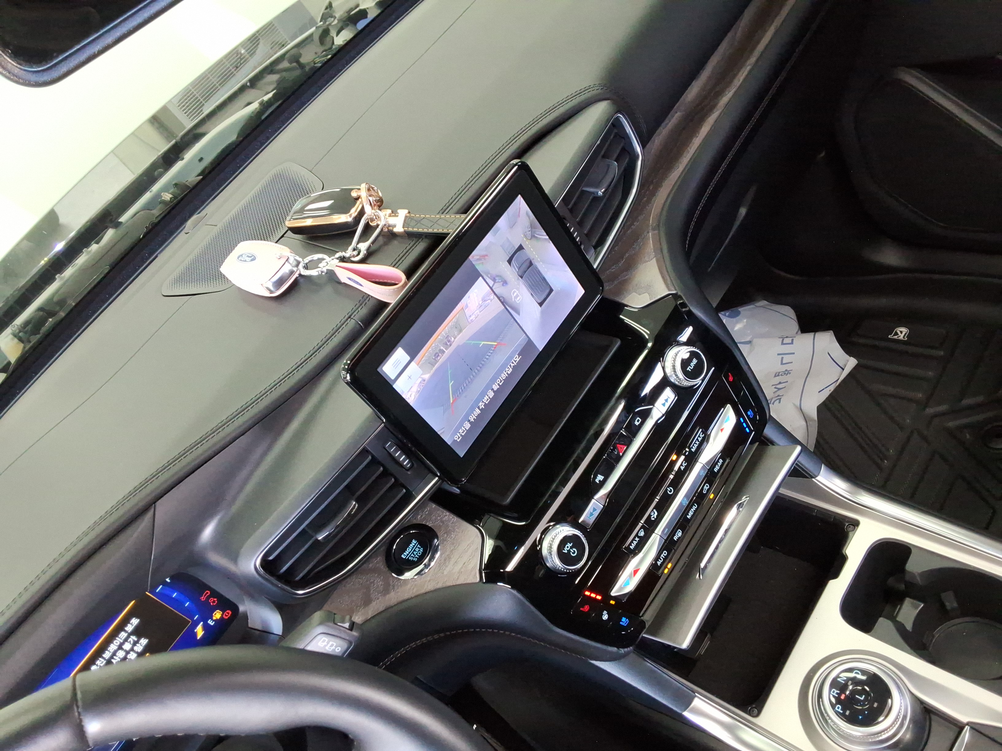 2022 - Ford Explorer