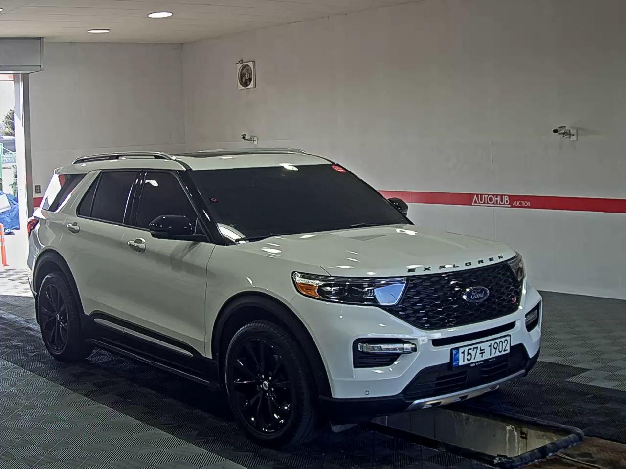 2022 - Ford Explorer