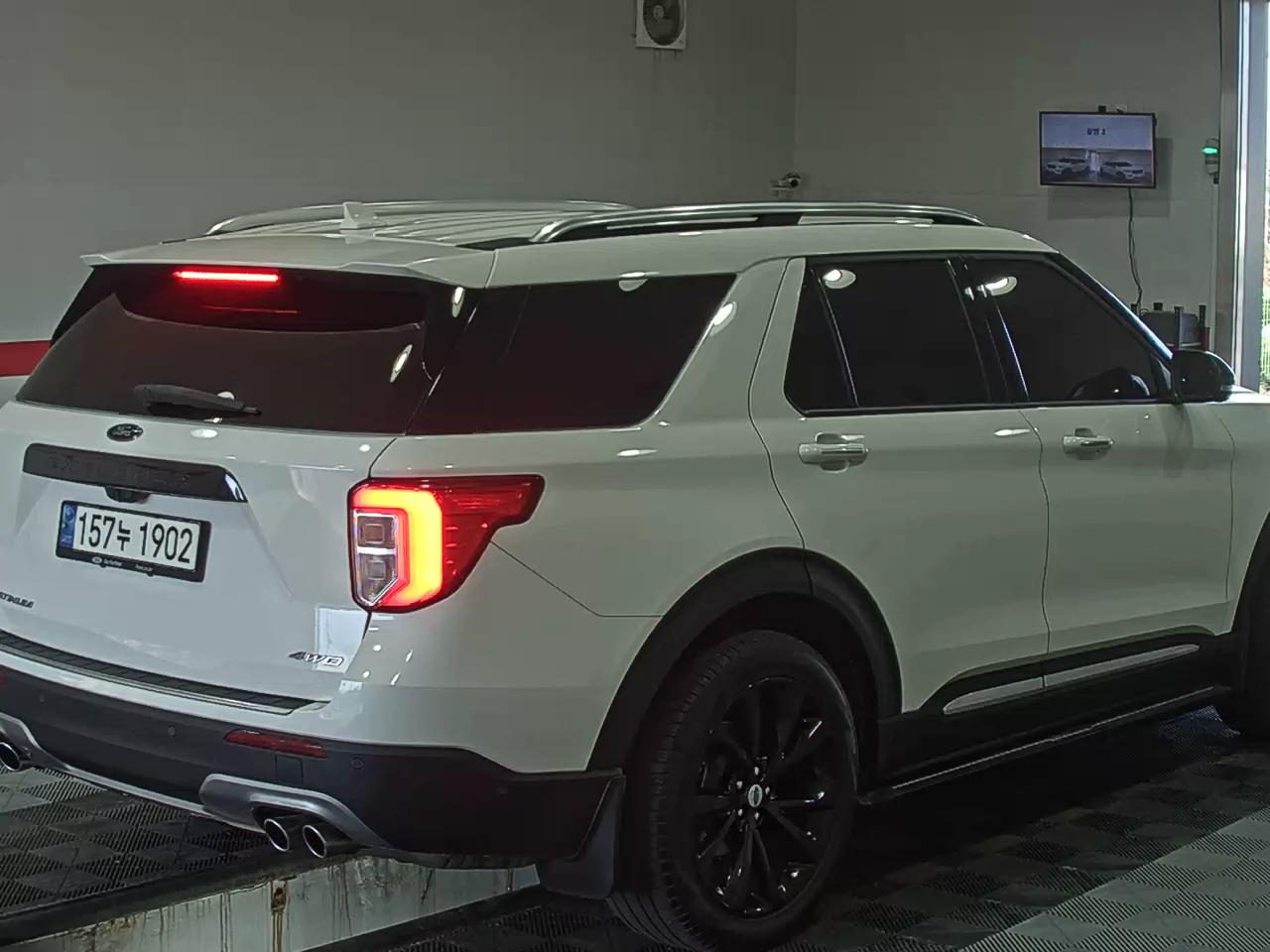 2022 - Ford Explorer