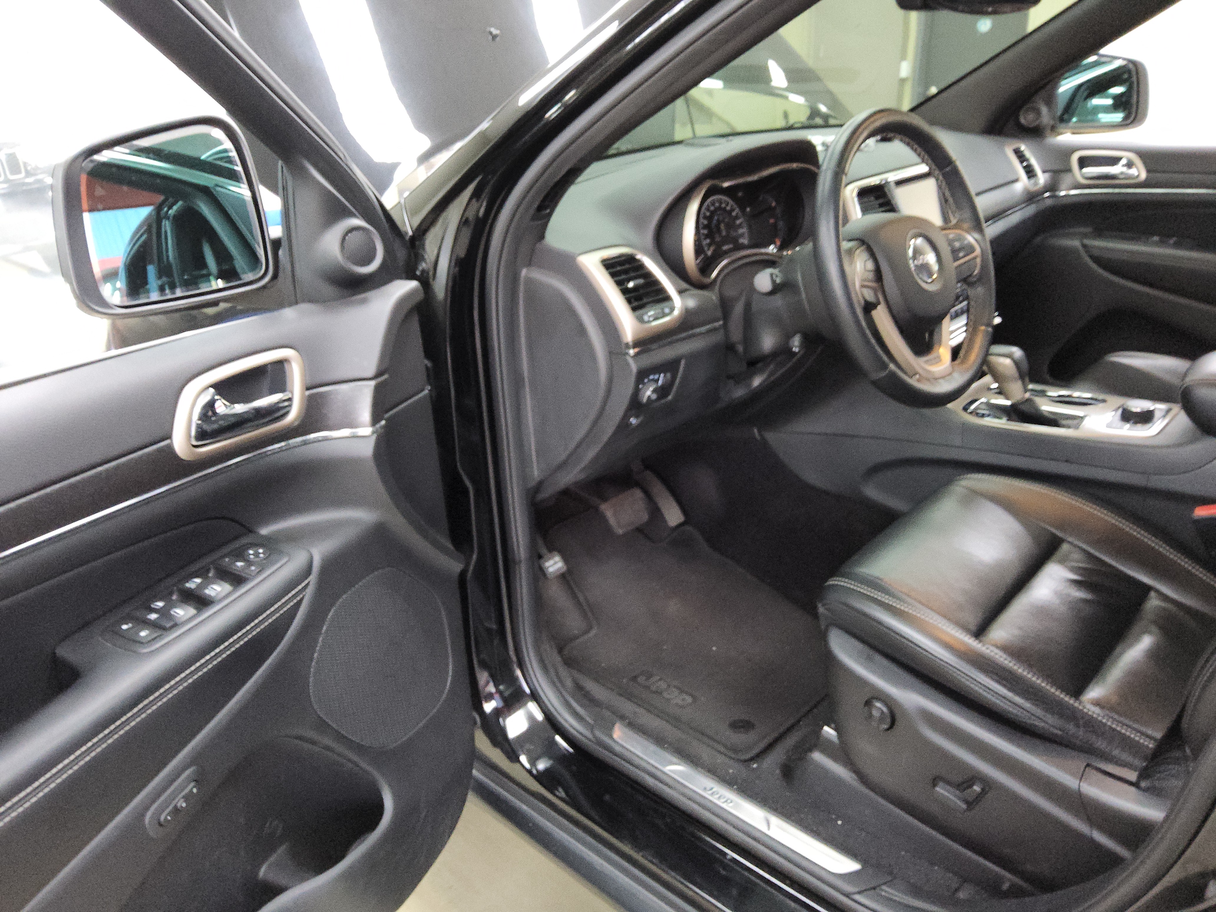 2017 - Jeep Grand Cherokee