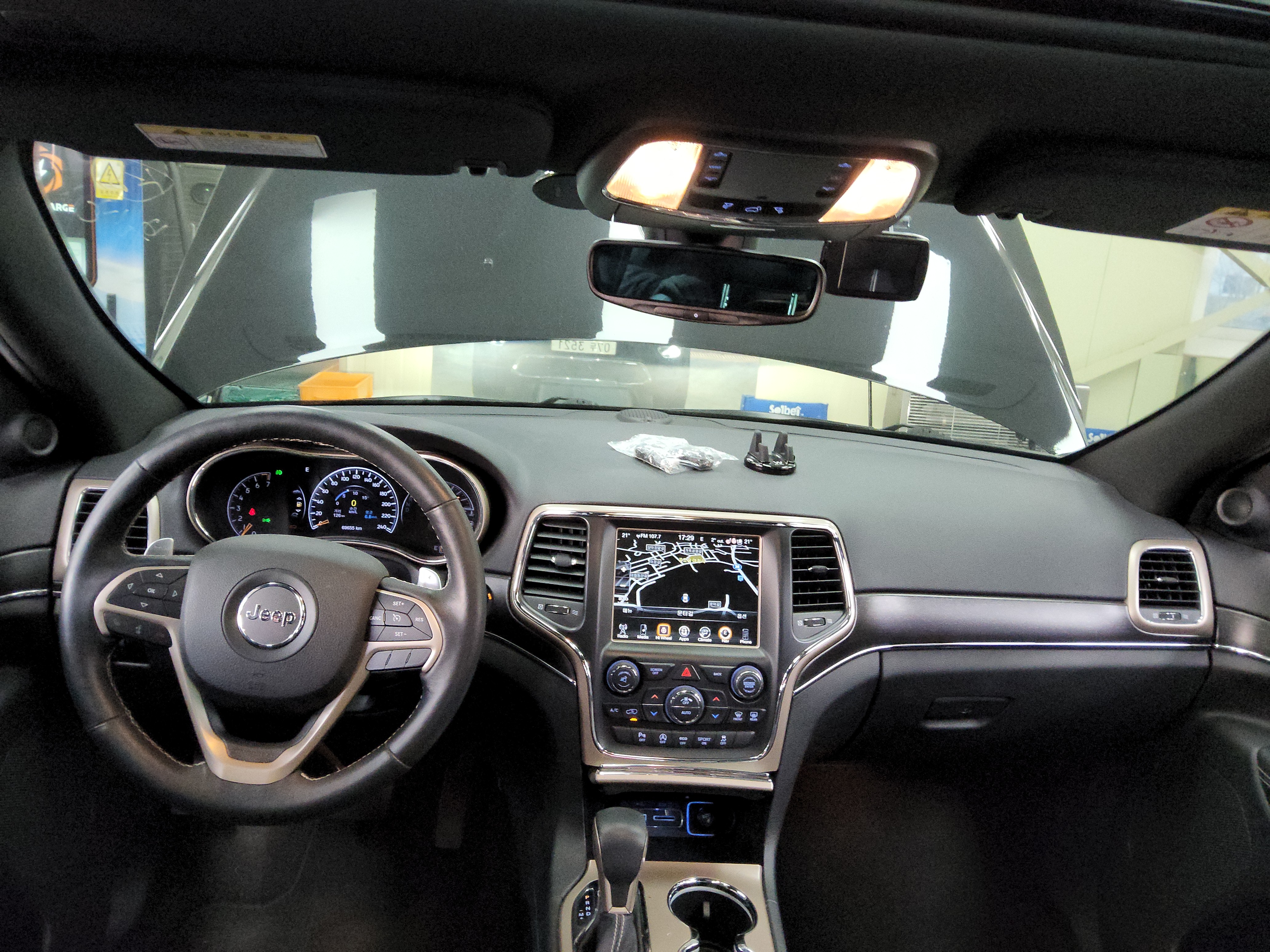 2017 - Jeep Grand Cherokee