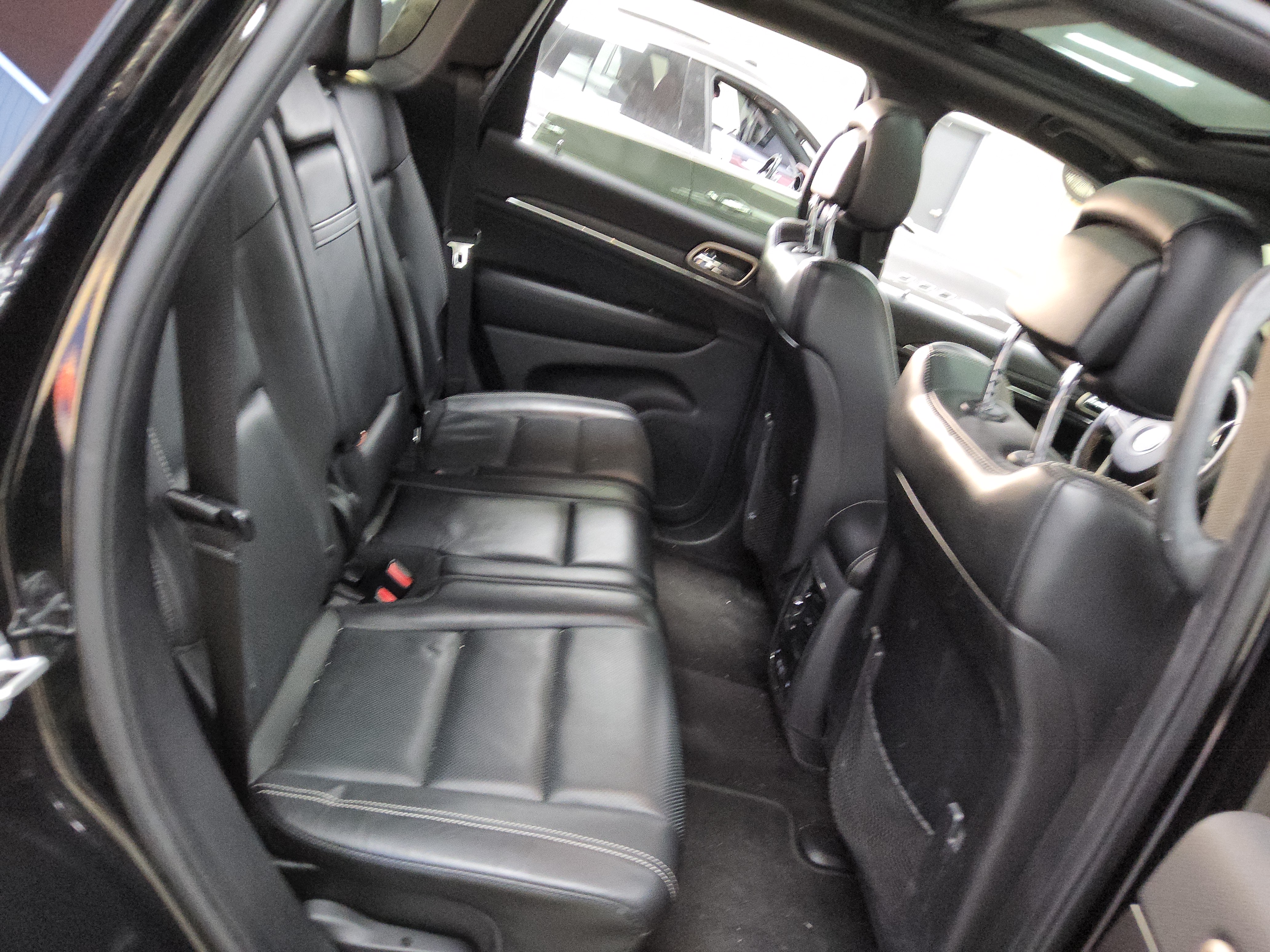 2017 - Jeep Grand Cherokee