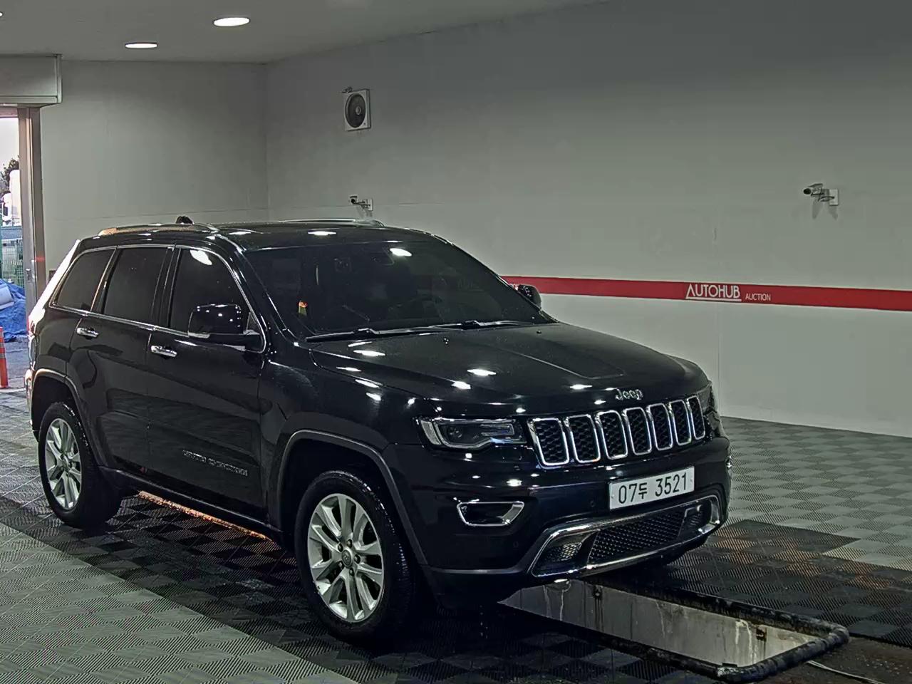 2017 - Jeep Grand Cherokee