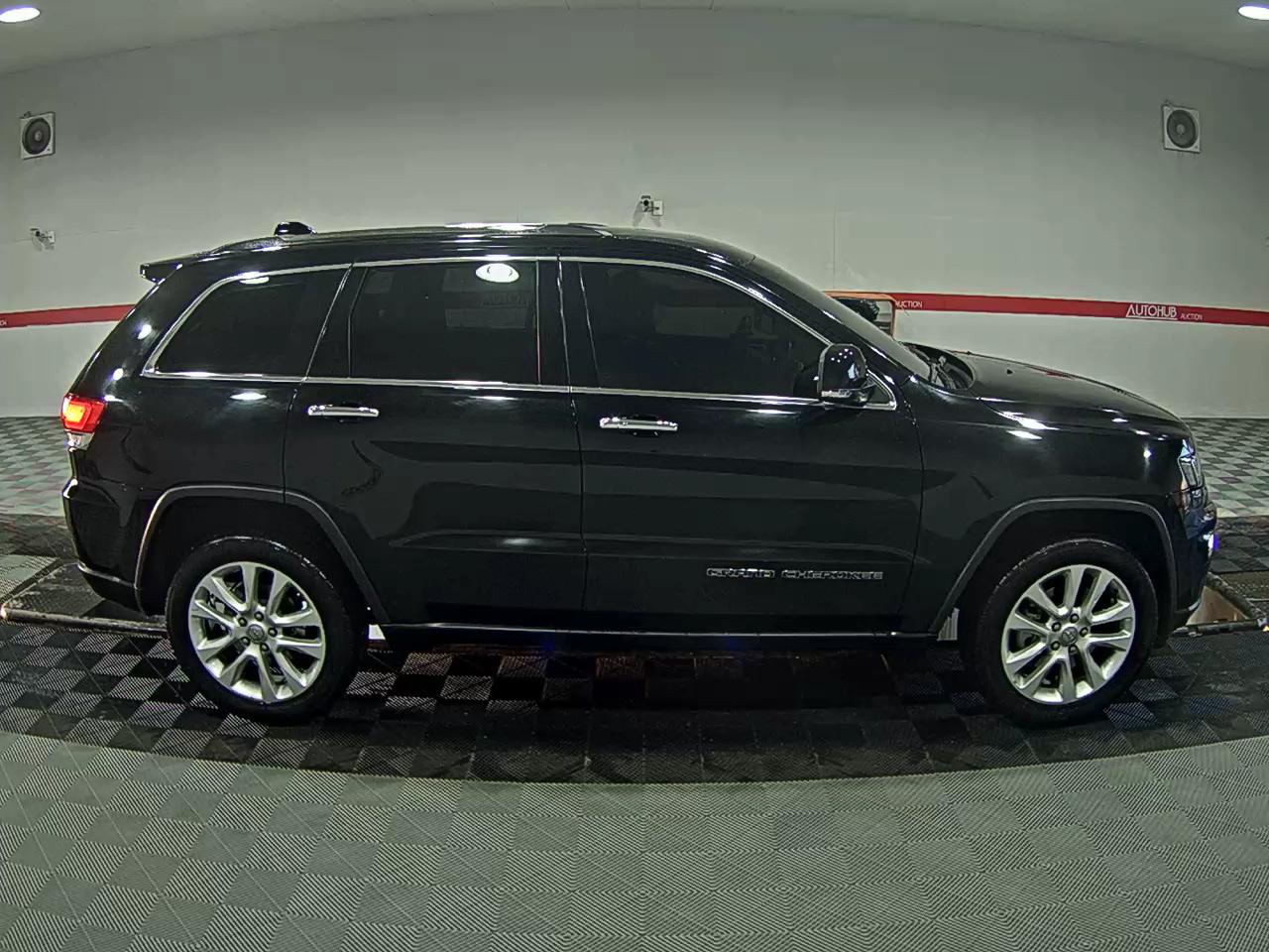 2017 - Jeep Grand Cherokee