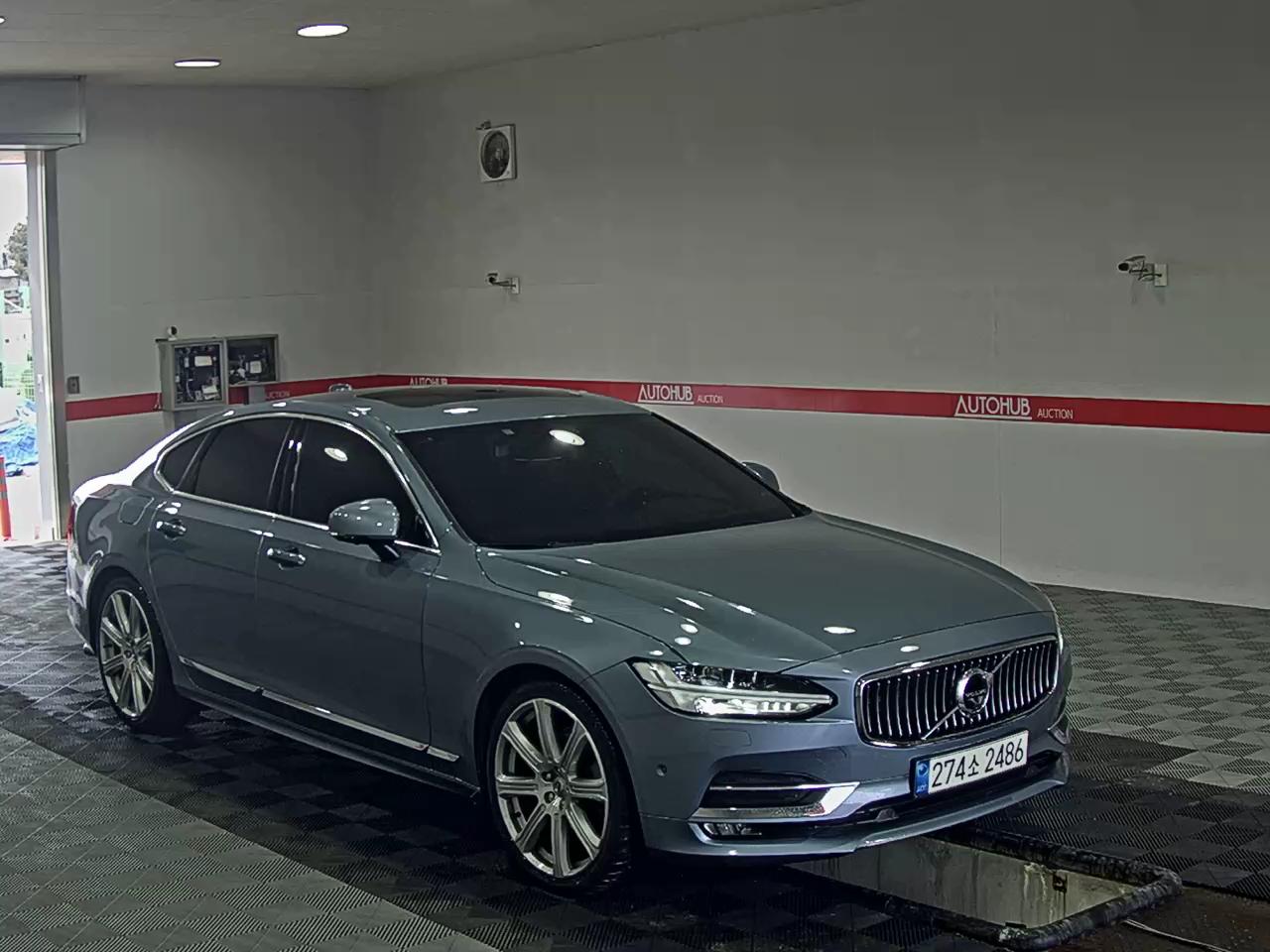 2019 - Volvo S90