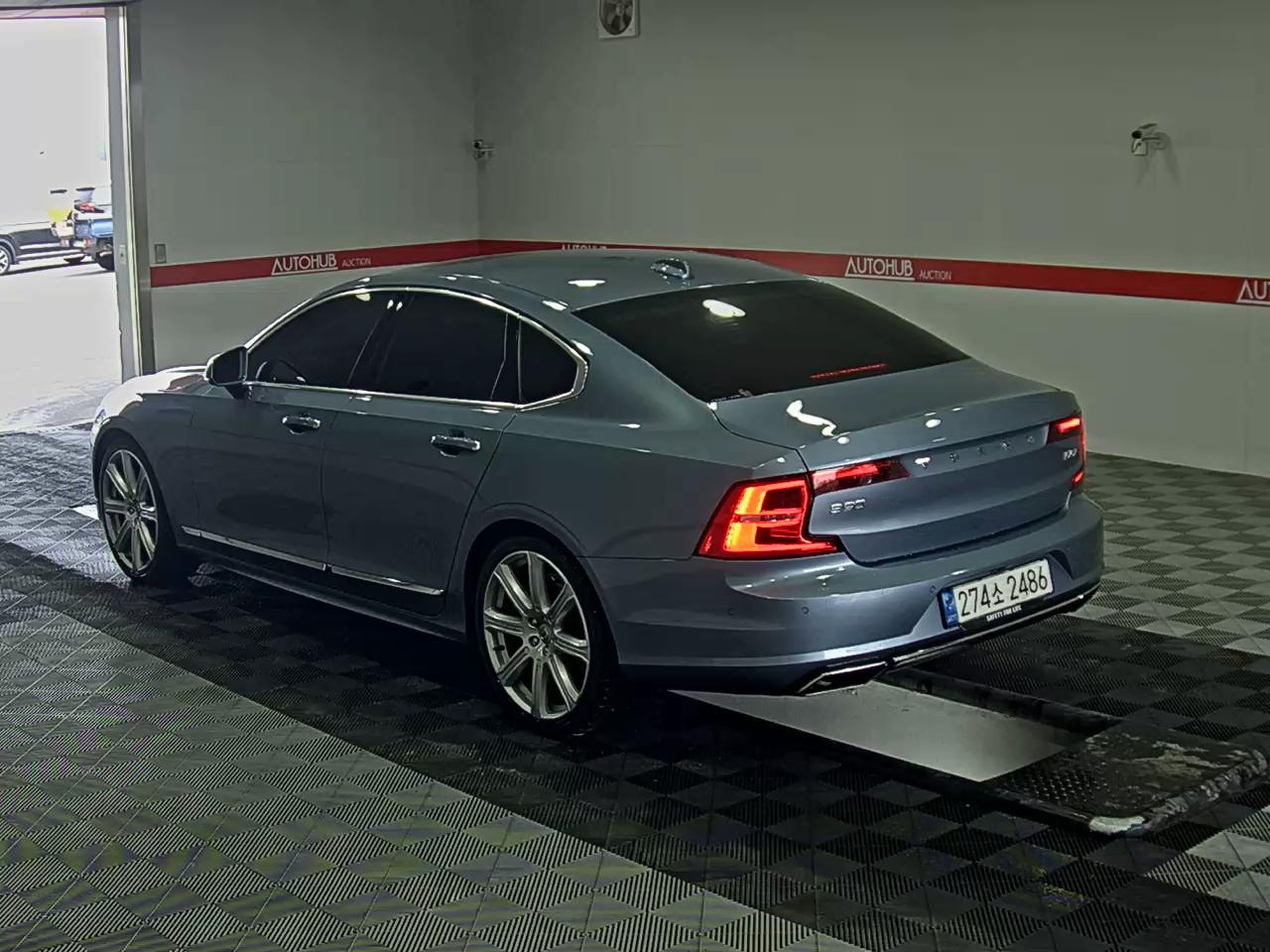 2019 - Volvo S90