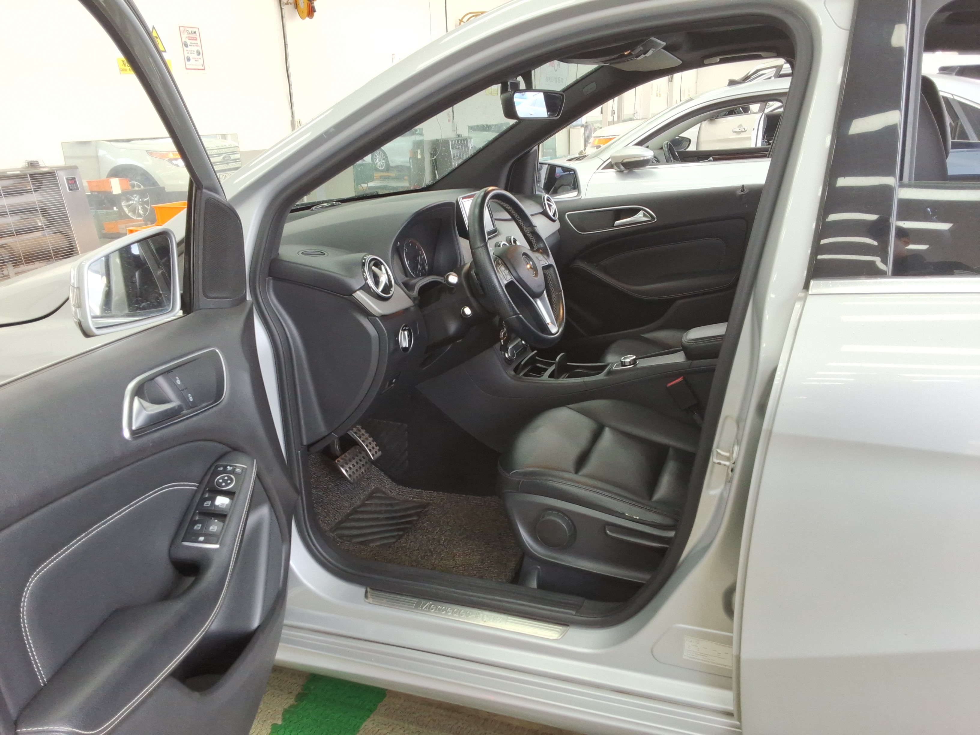 2013 - Mercedes-Benz B200