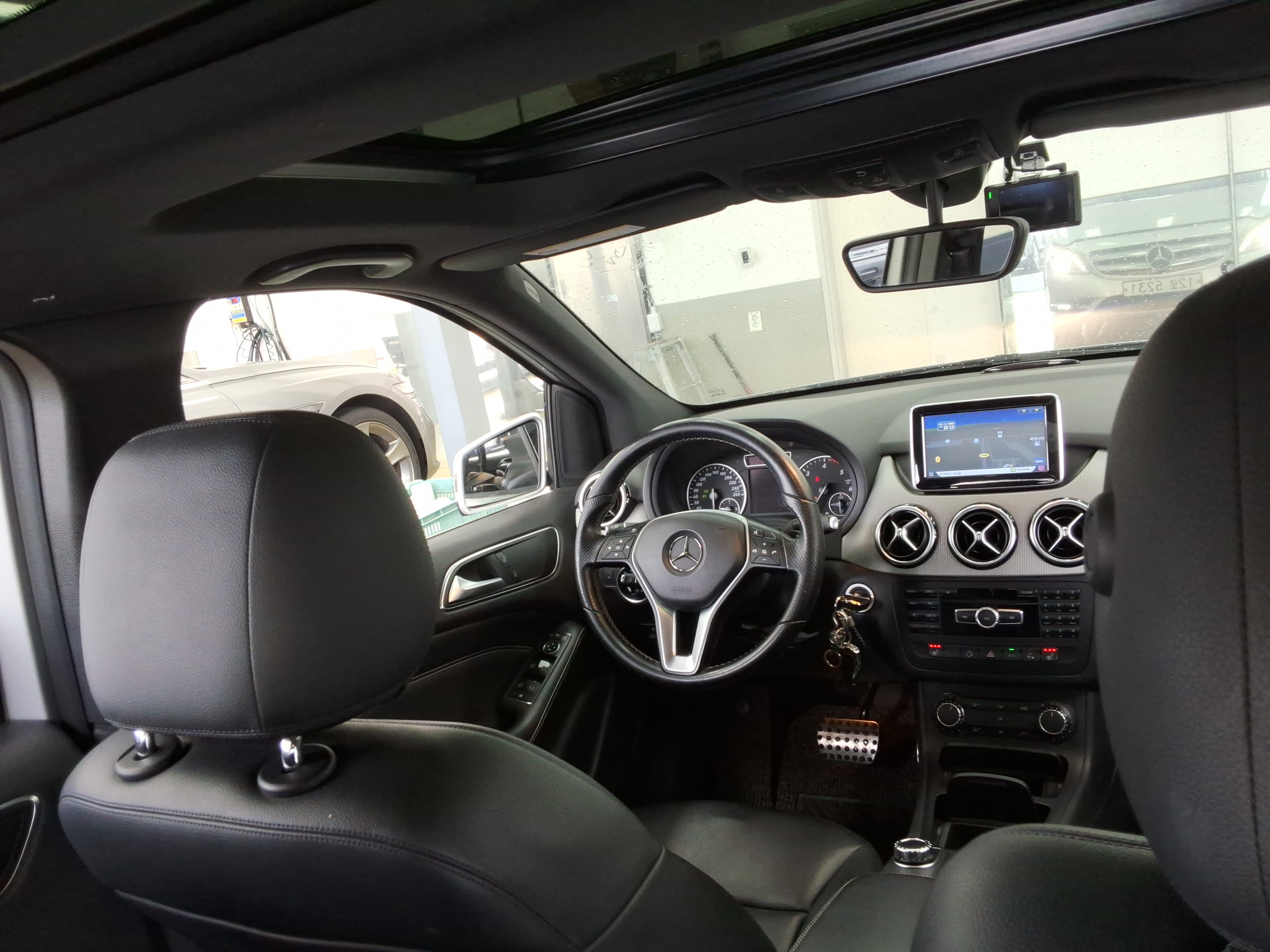 2013 - Mercedes-Benz B200