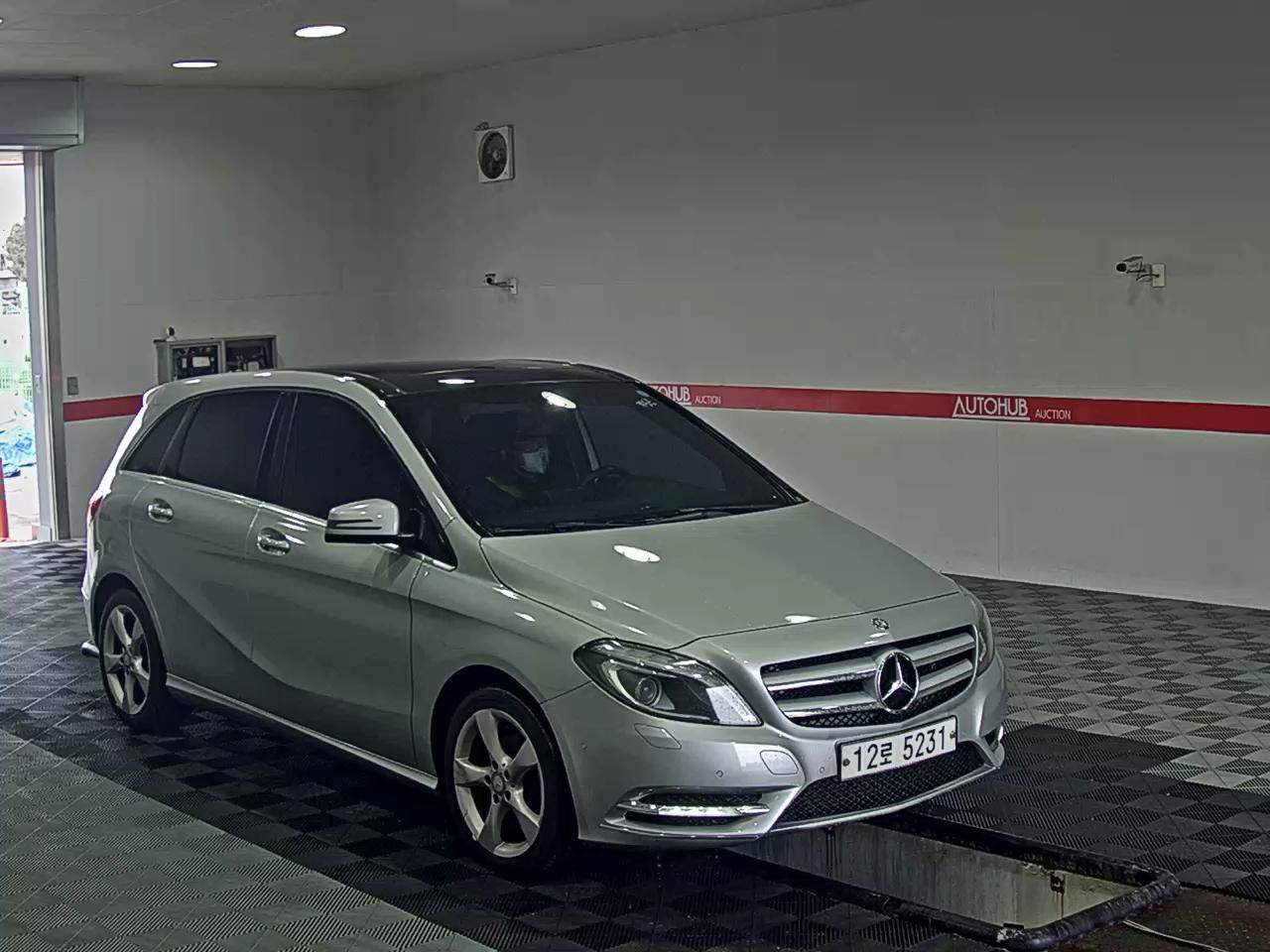 2013 - Mercedes-Benz B200