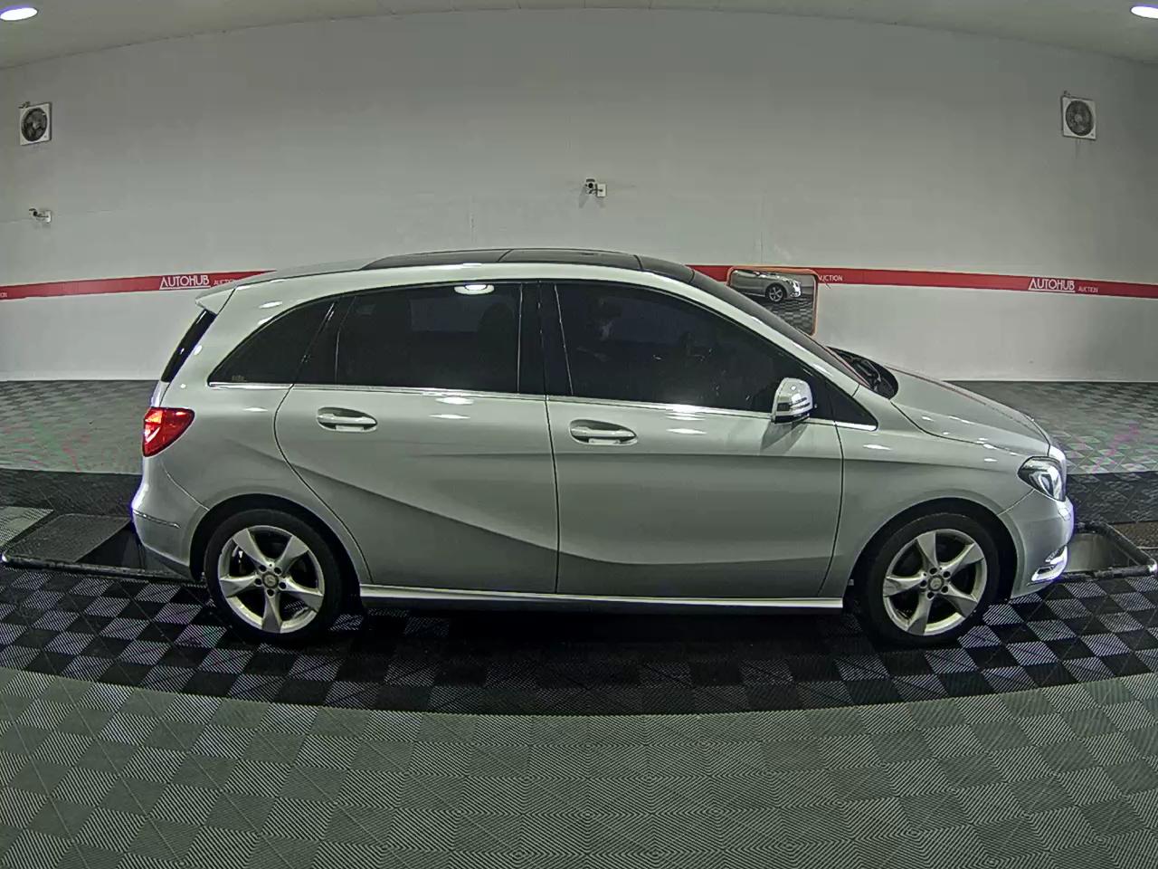 2013 - Mercedes-Benz B200