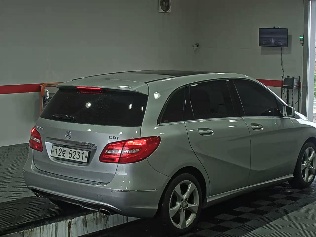 2013 - Mercedes-Benz B200