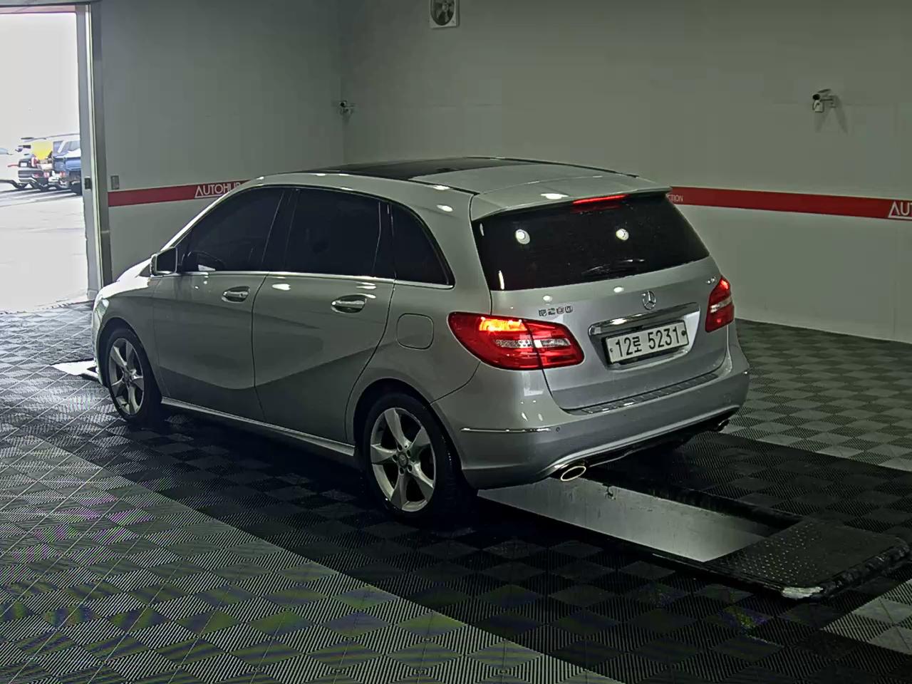 2013 - Mercedes-Benz B200