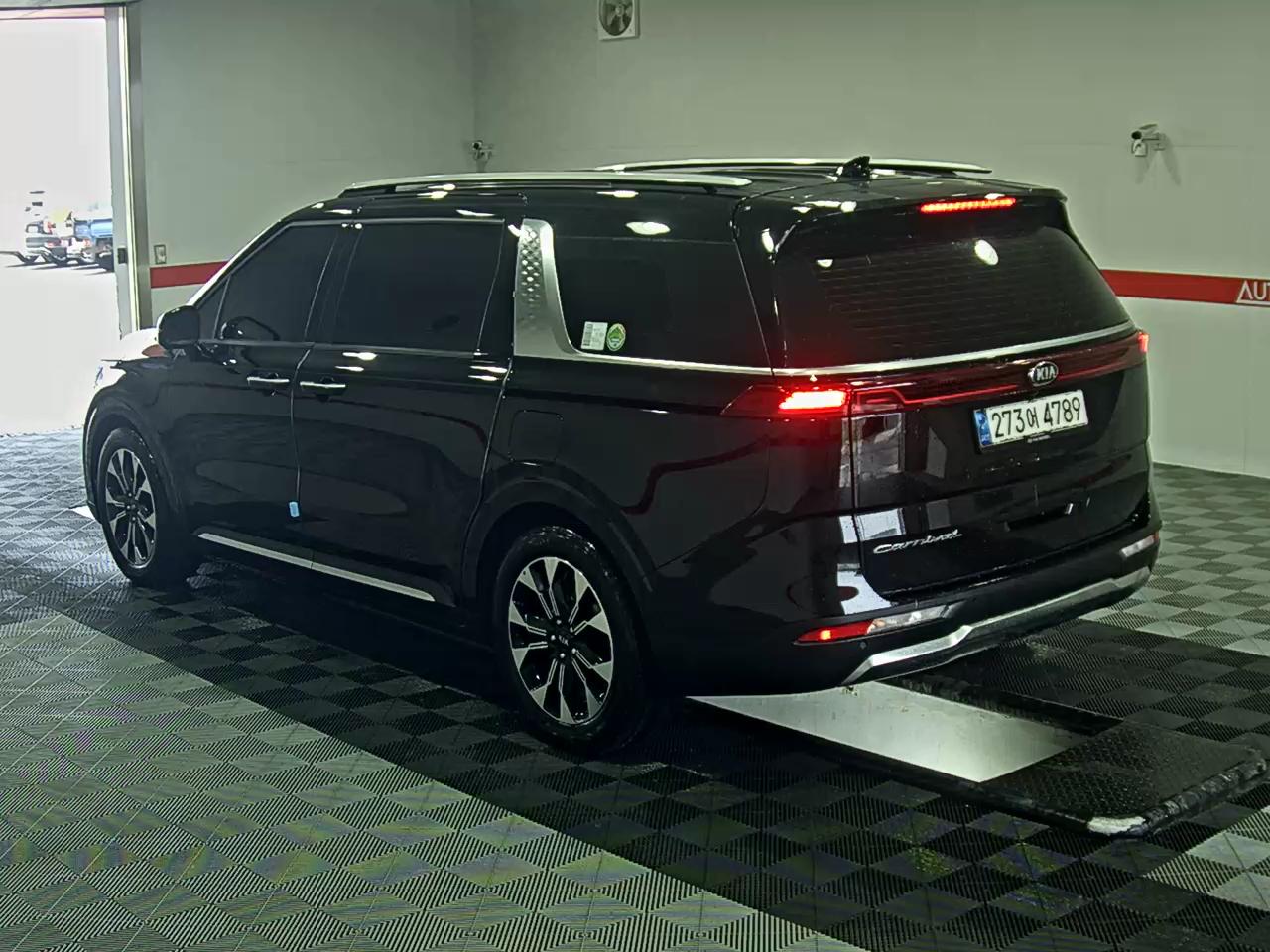 2021 - Kia Carnival
