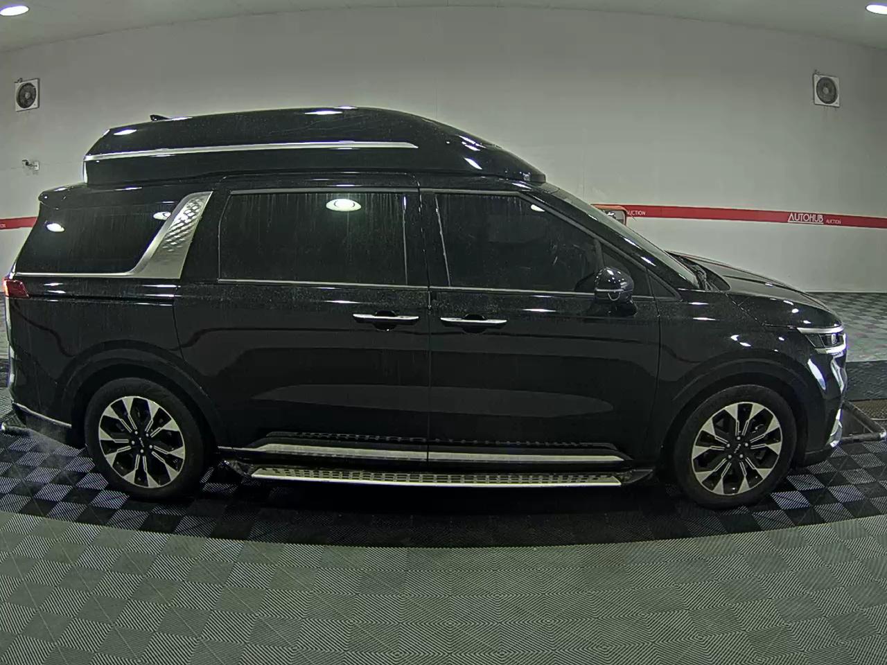 2023 - Kia Carnival