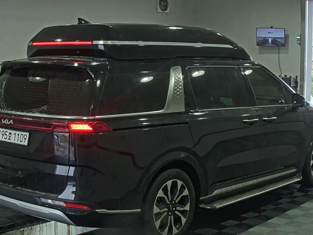 2023 - Kia Carnival