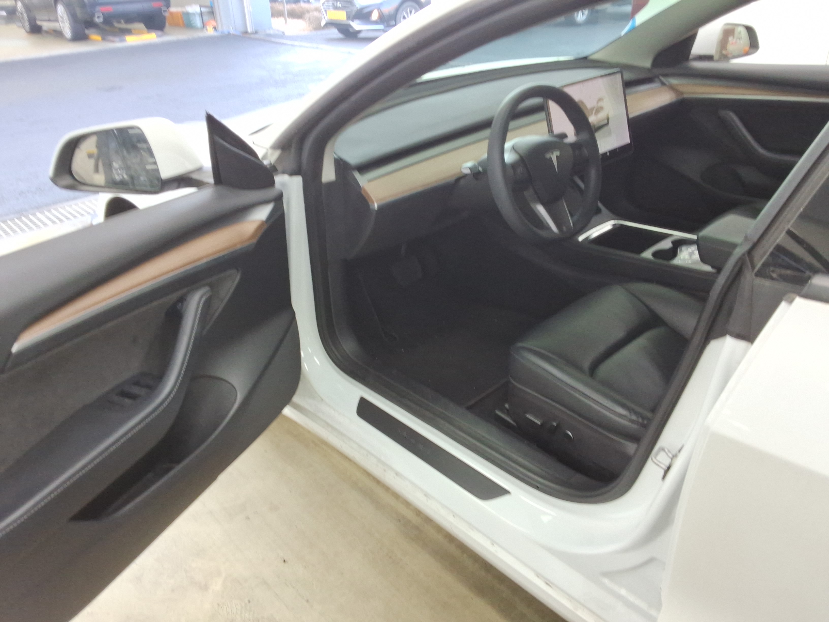 2022 - Tesla Model 3