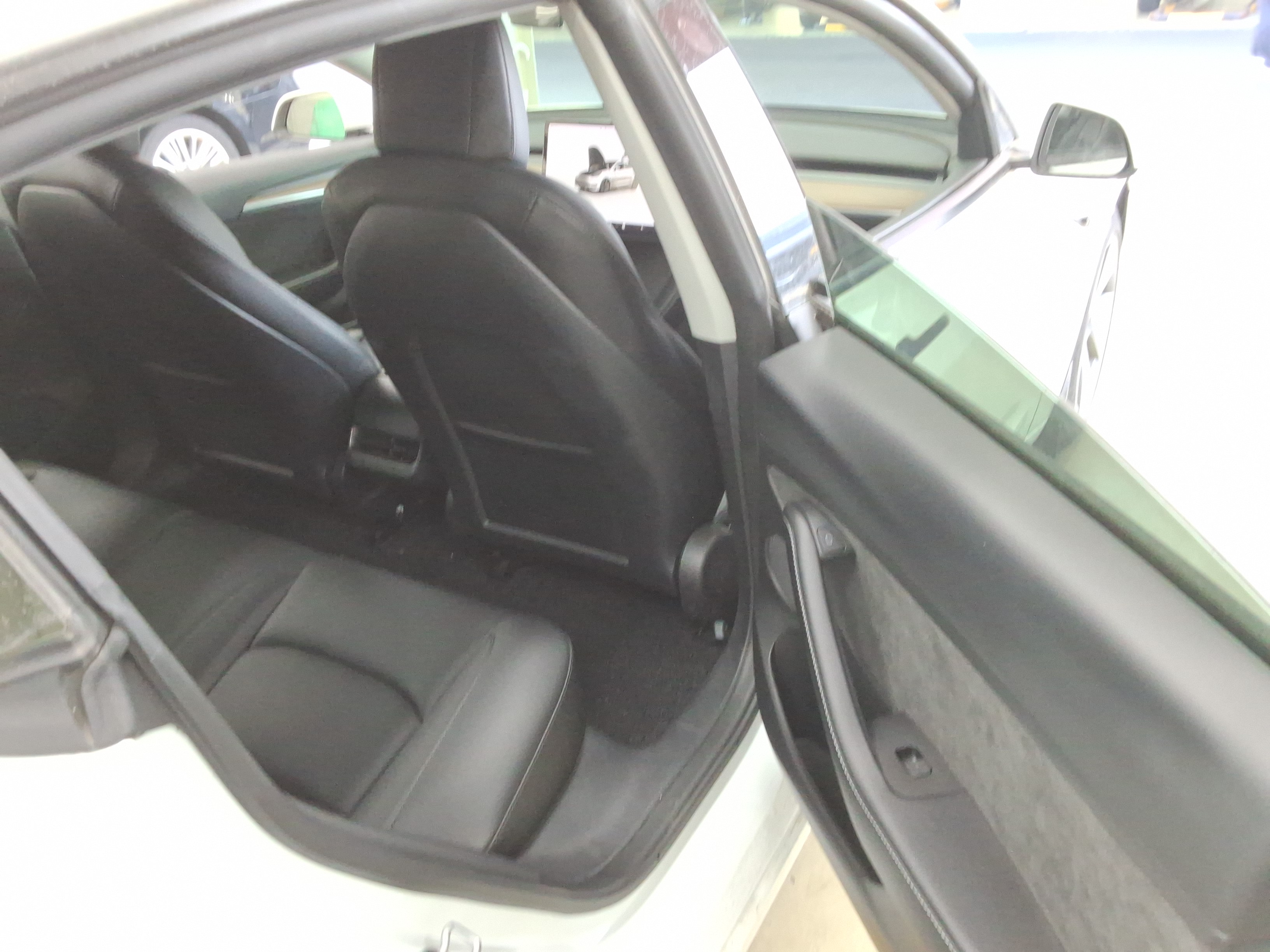 2022 - Tesla Model 3