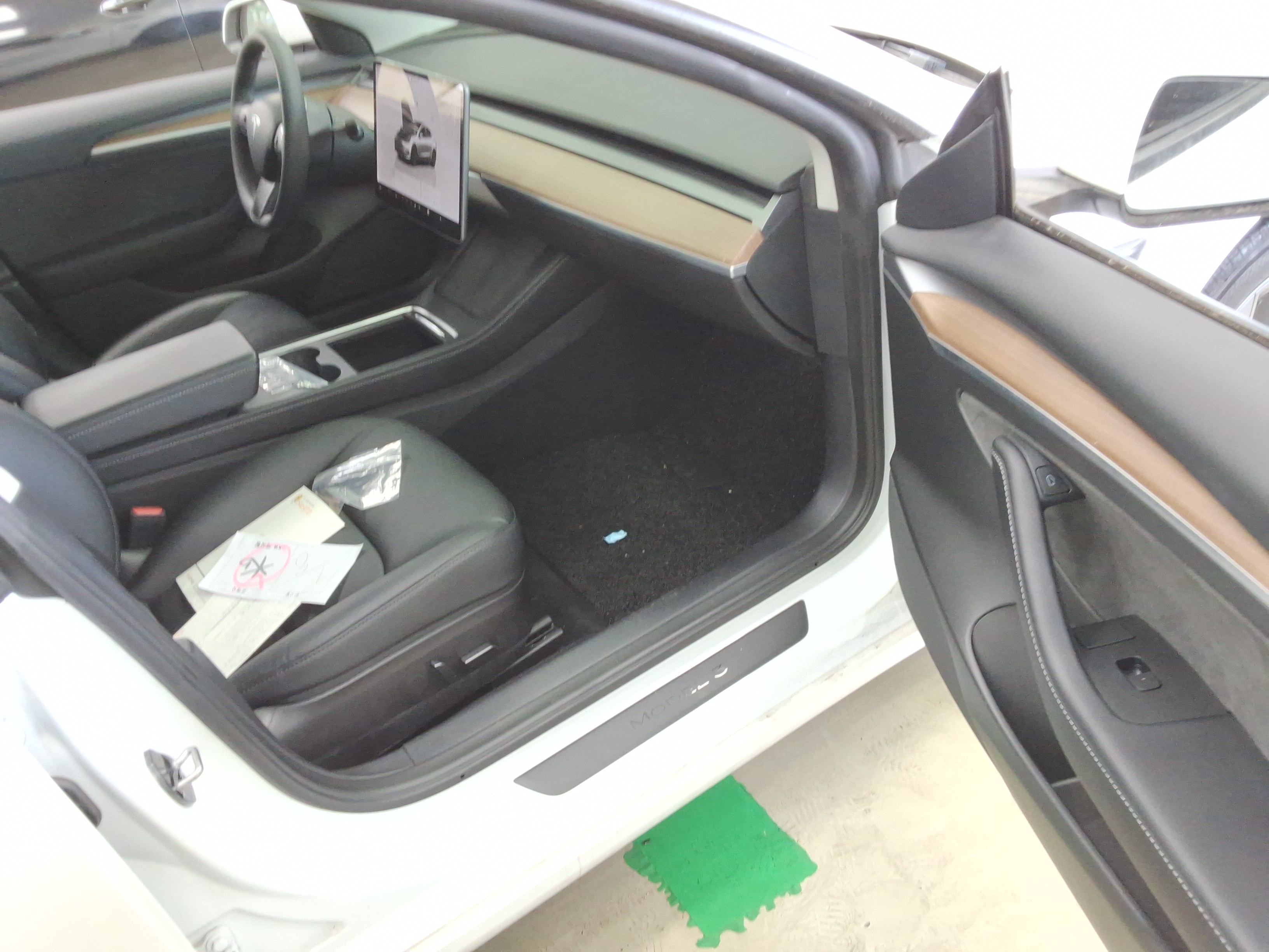 2022 - Tesla Model 3