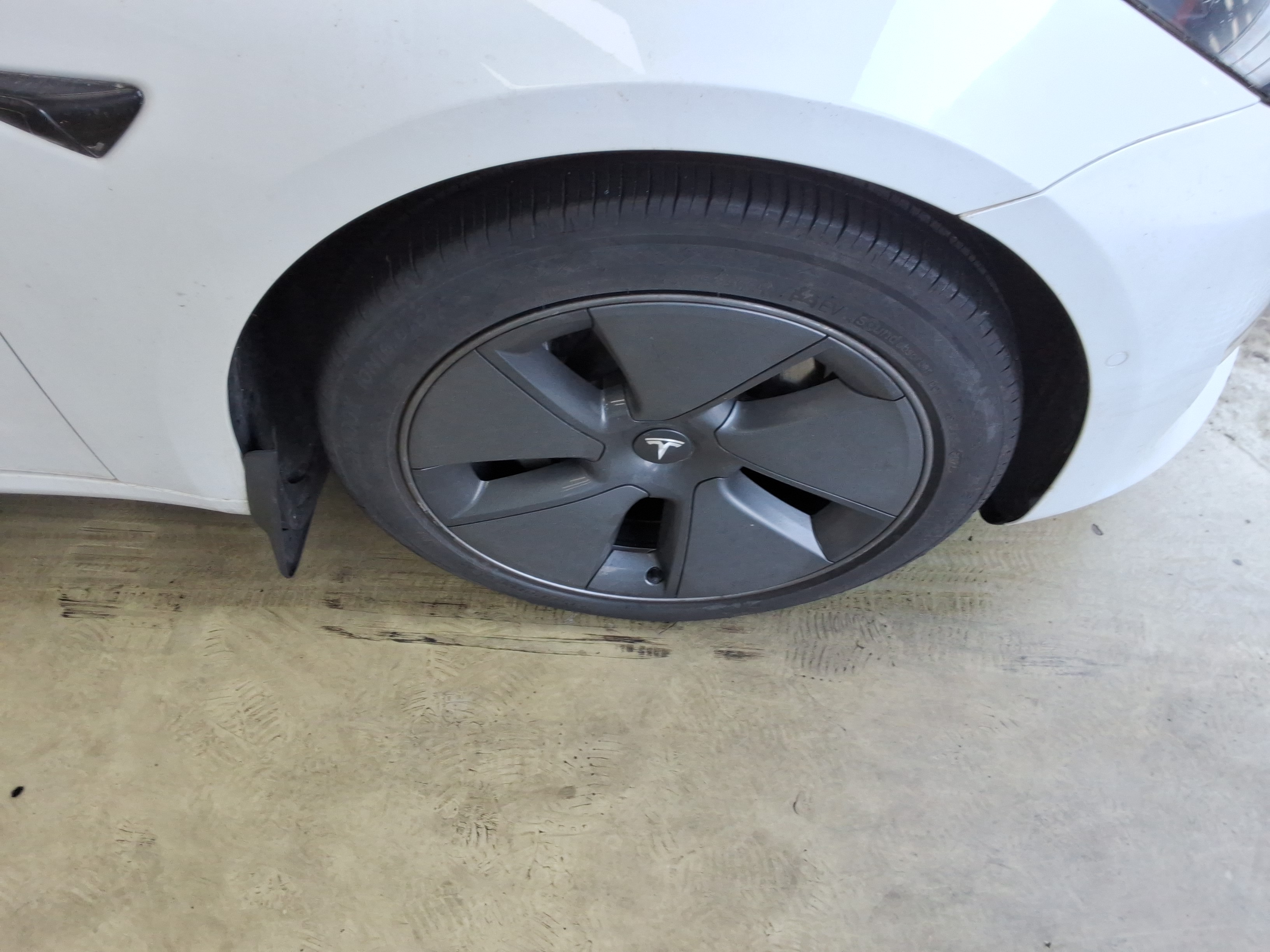 2022 - Tesla Model 3