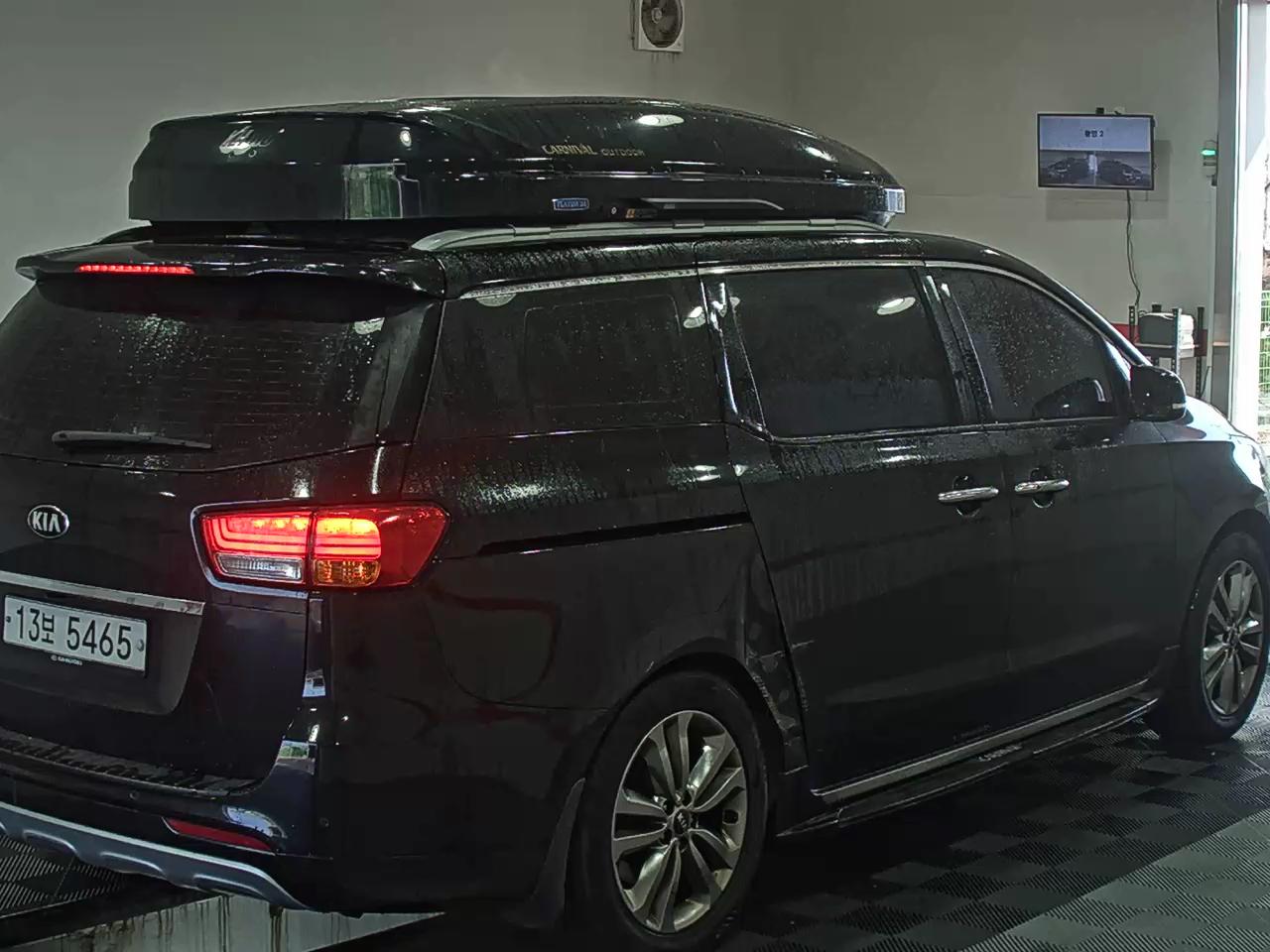 2015 - Kia Carnival