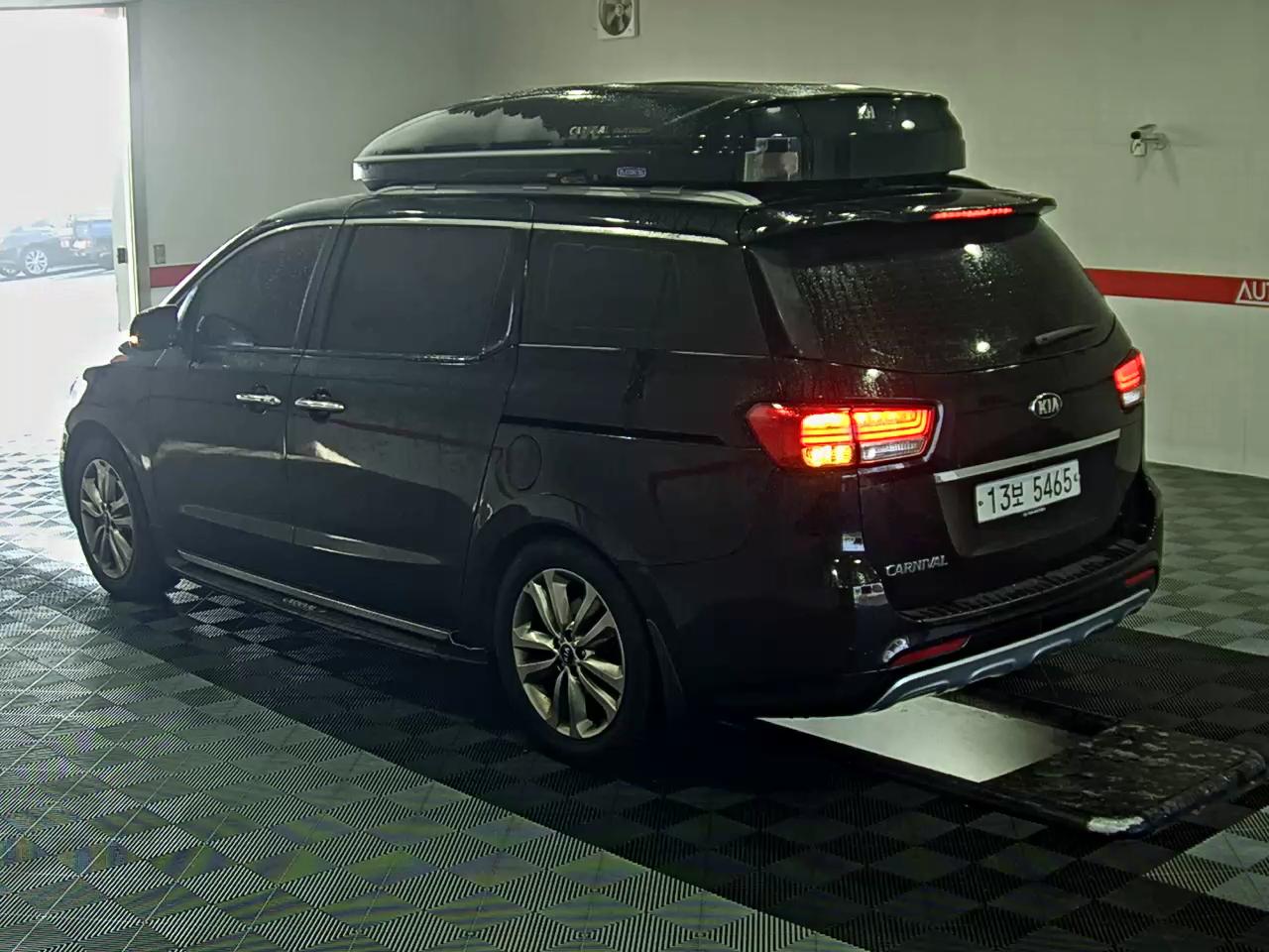 2015 - Kia Carnival