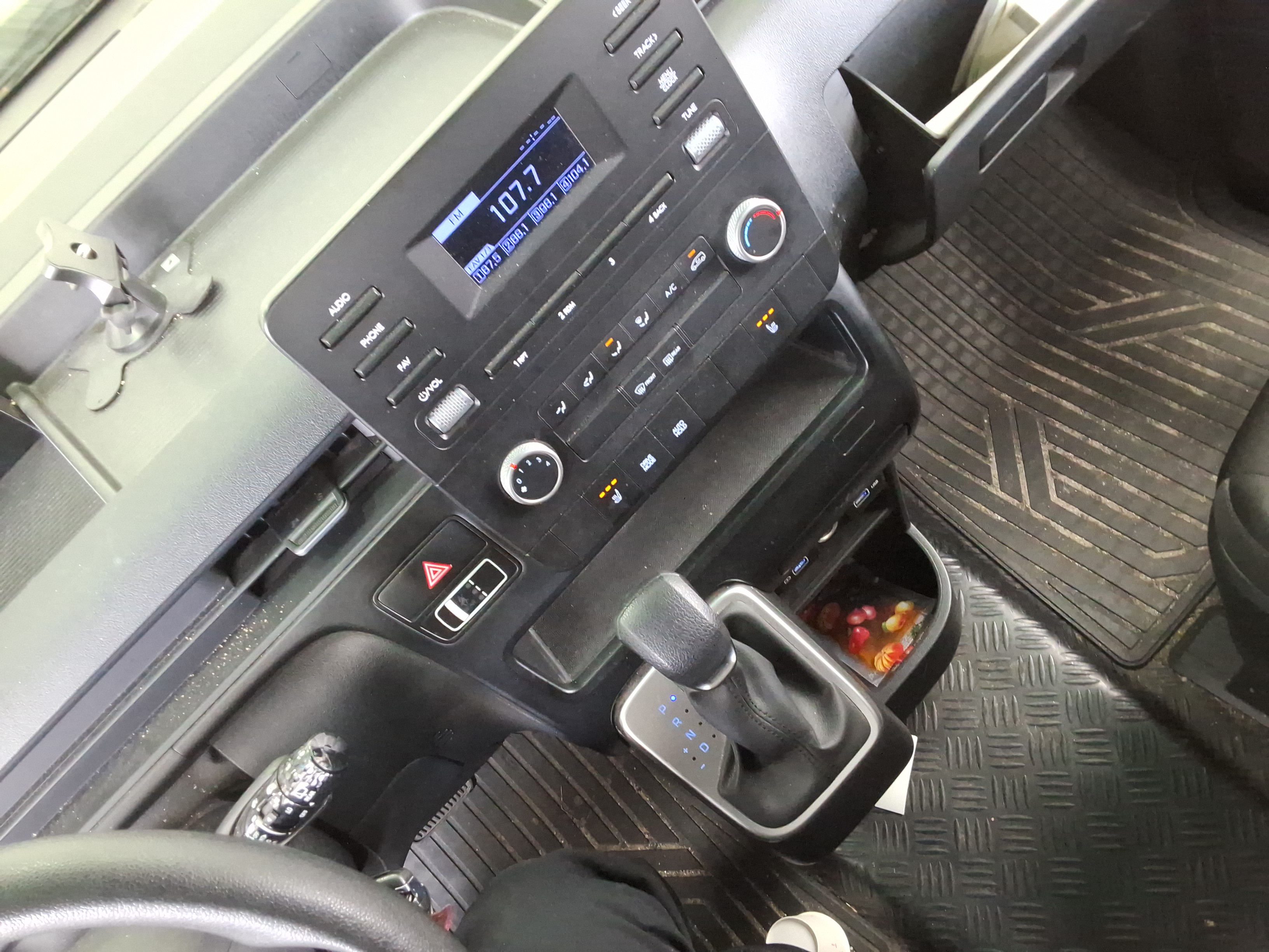 2023 - Hyundai Staria