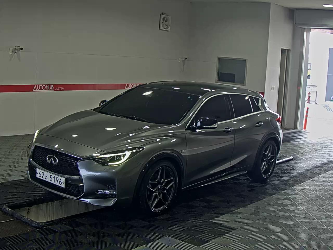 인피니티 Q30 휘발유