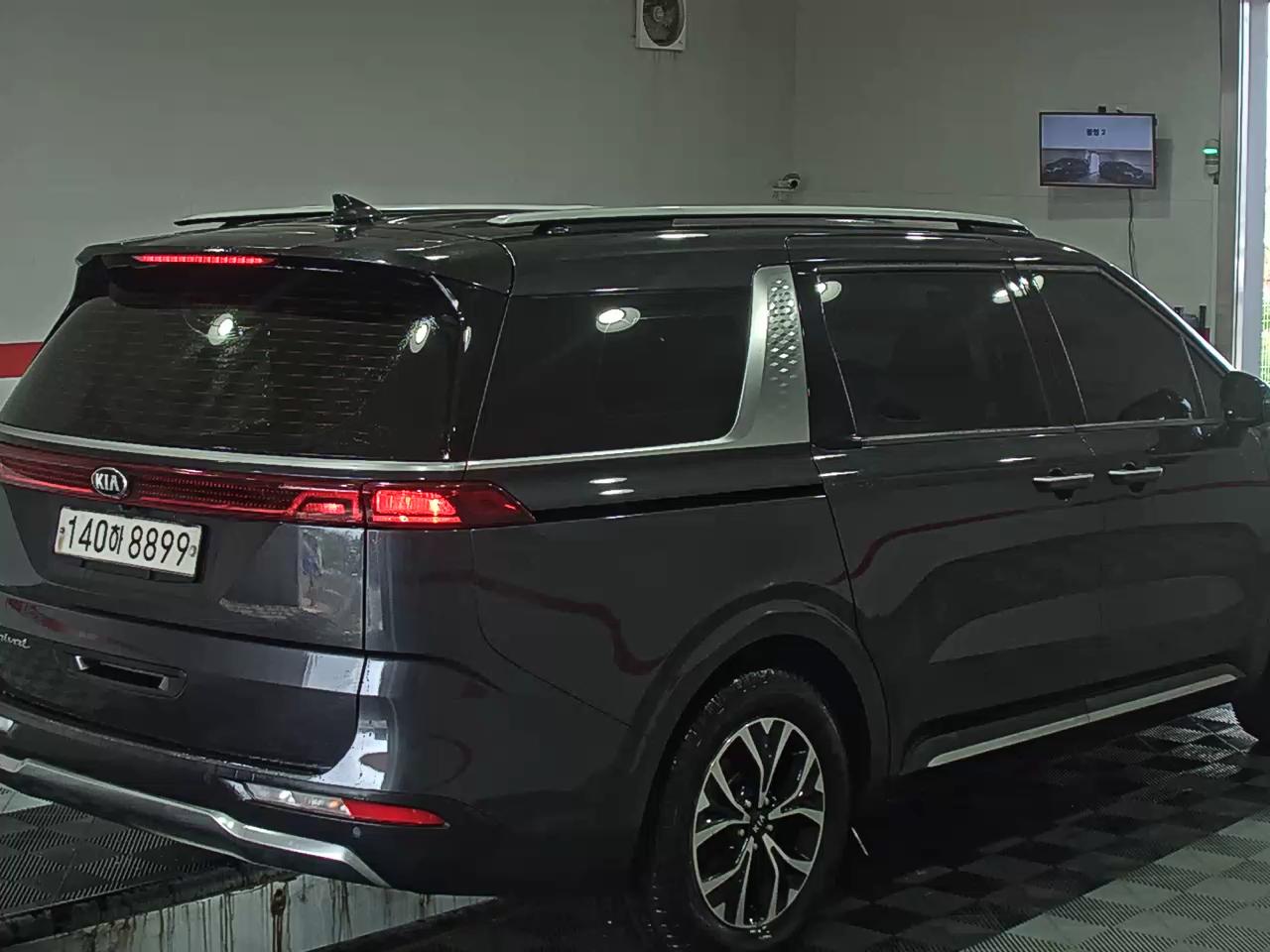 2021 - Kia Carnival