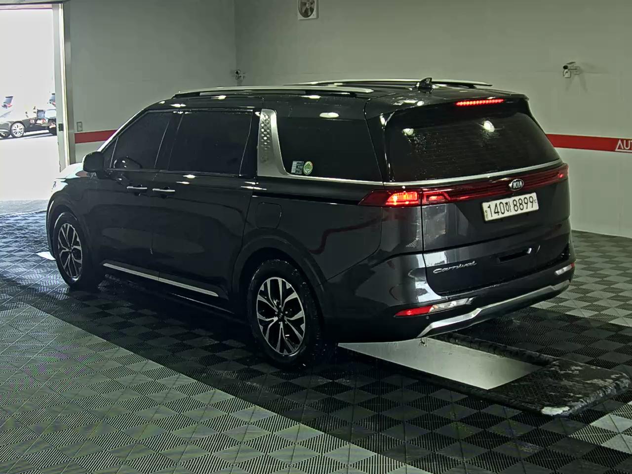 2021 - Kia Carnival