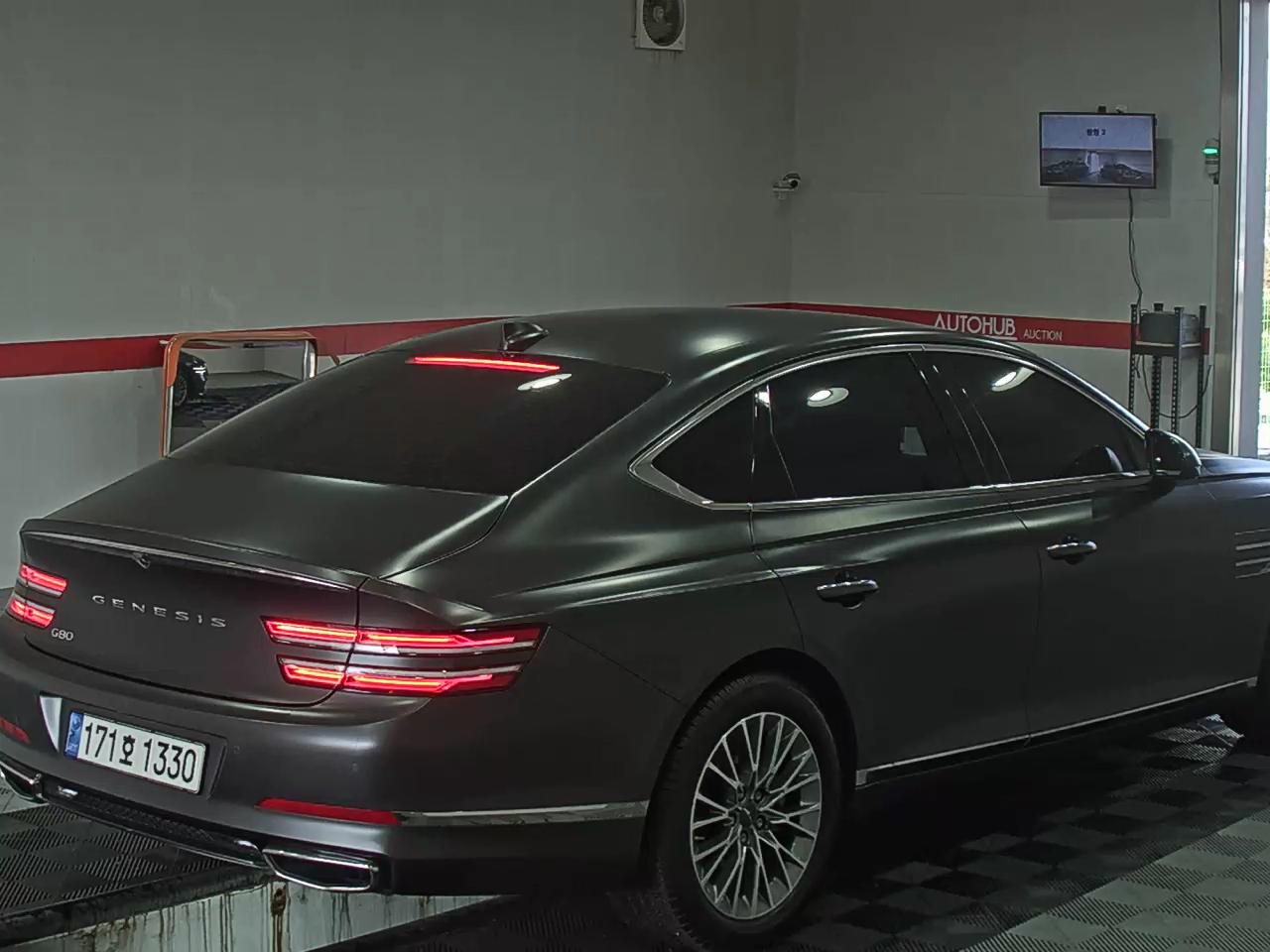 2023 - Genesis G80