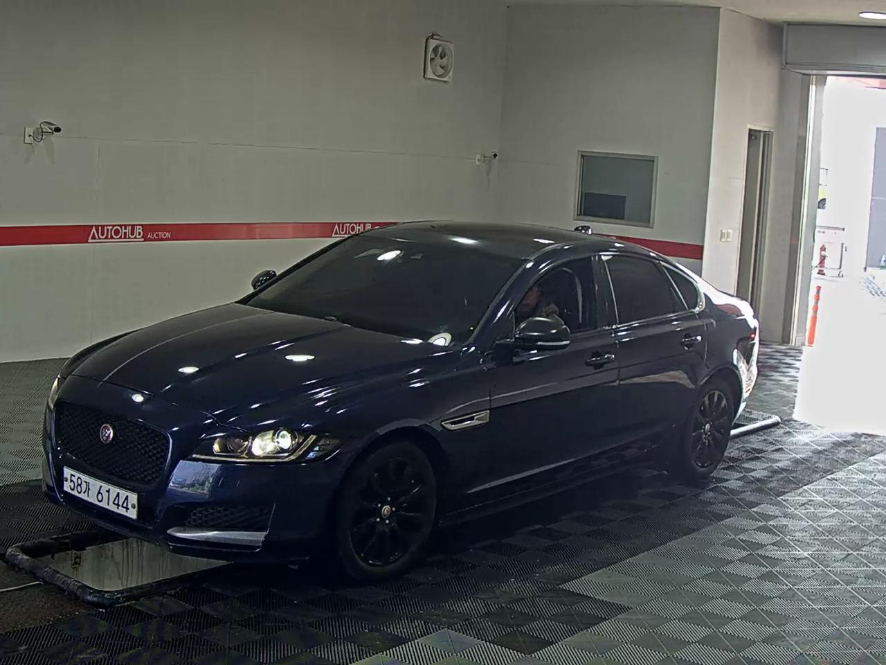 재규어 XF(X260)(~현재)