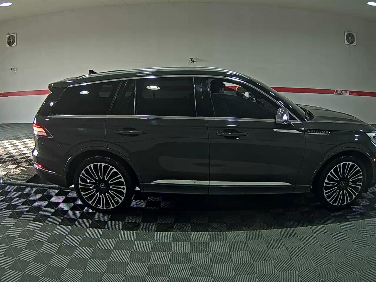 2021 - Lincoln Aviator
