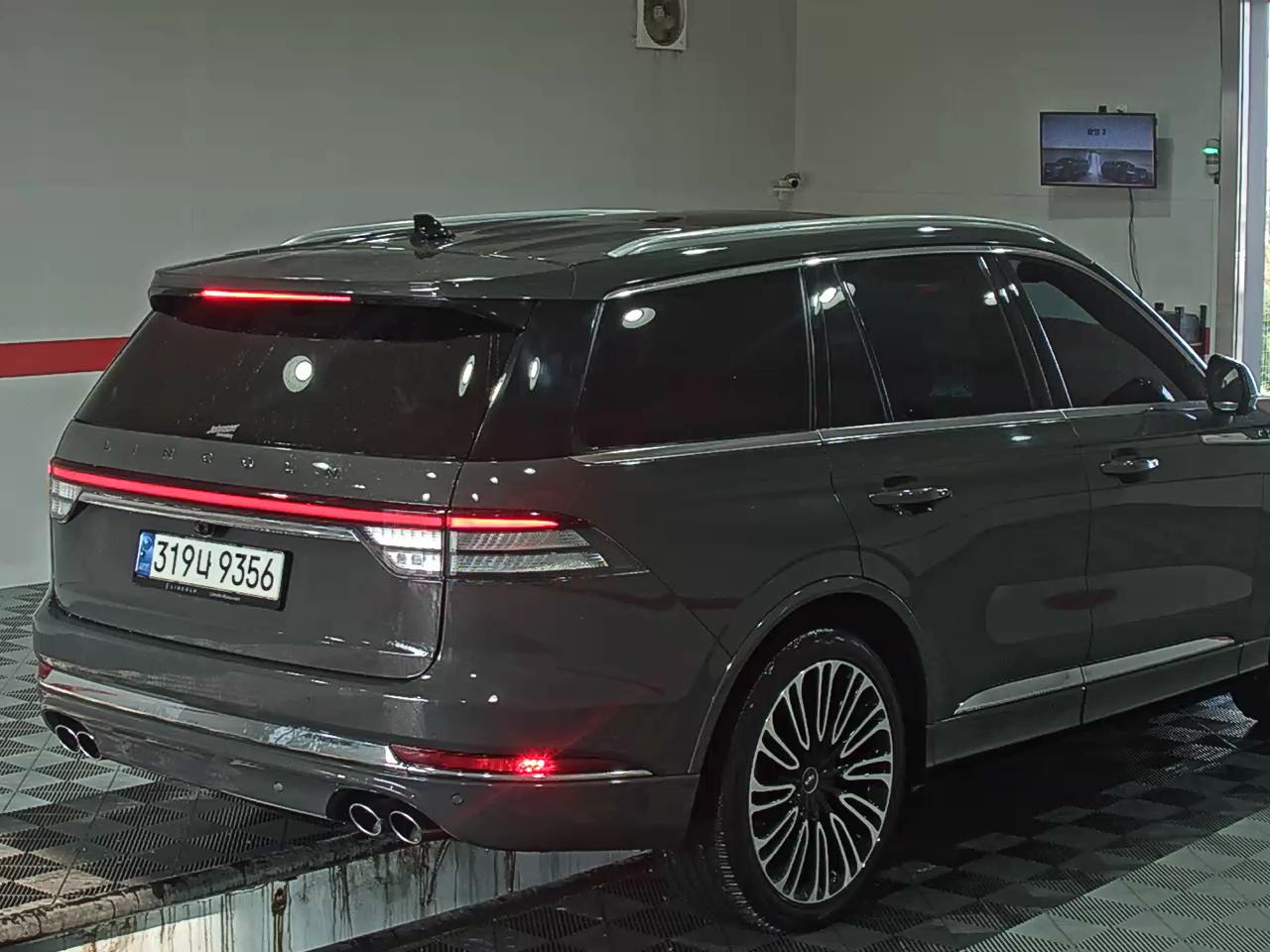 2021 - Lincoln Aviator