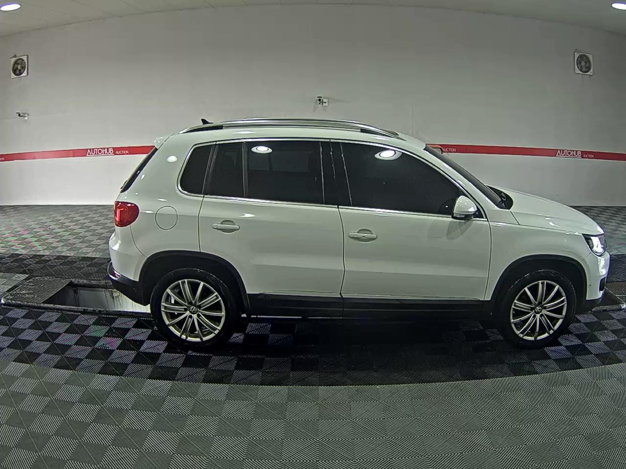 2015 - Volkswagen Tiguan