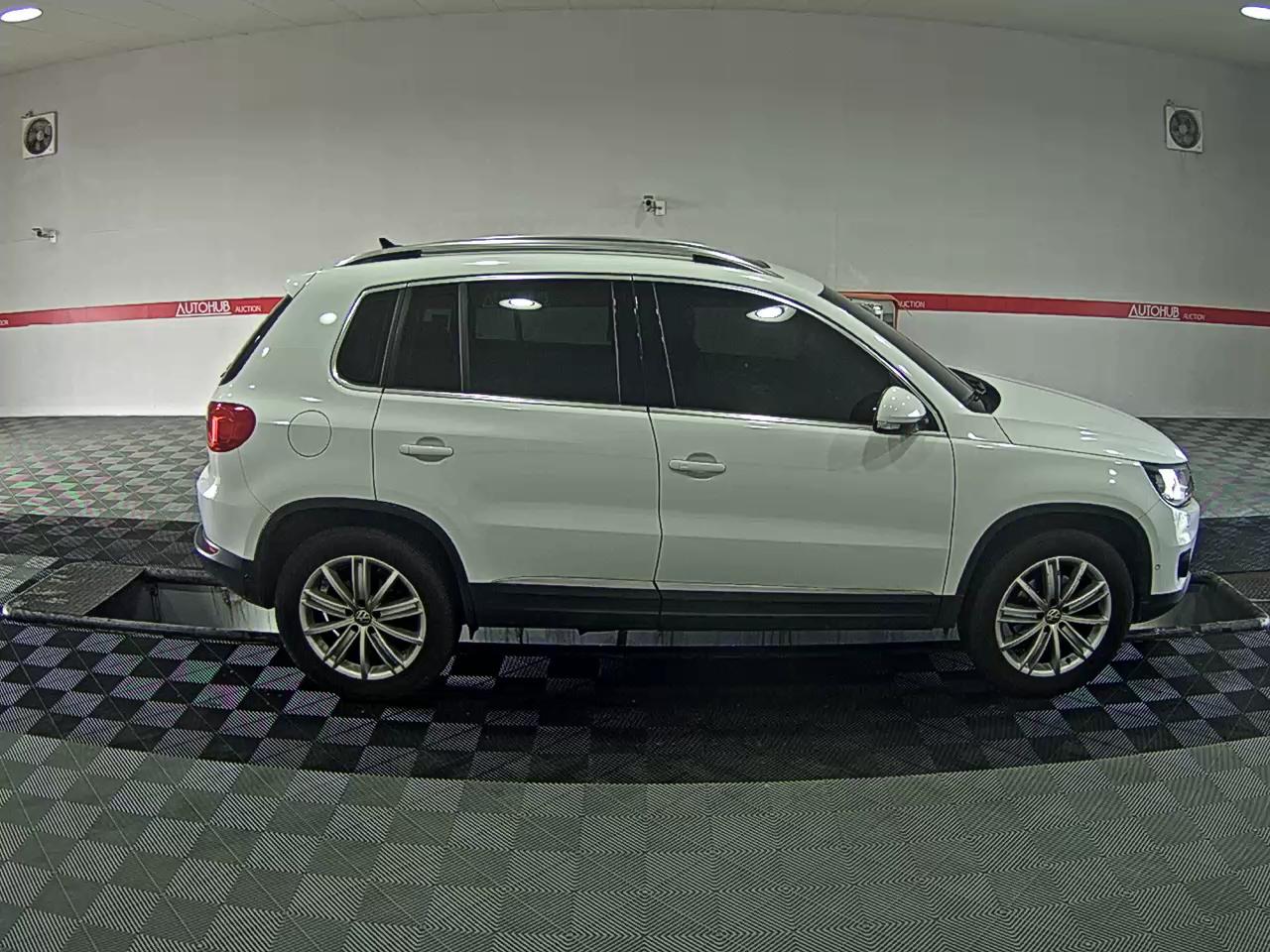 2016 - Volkswagen Tiguan