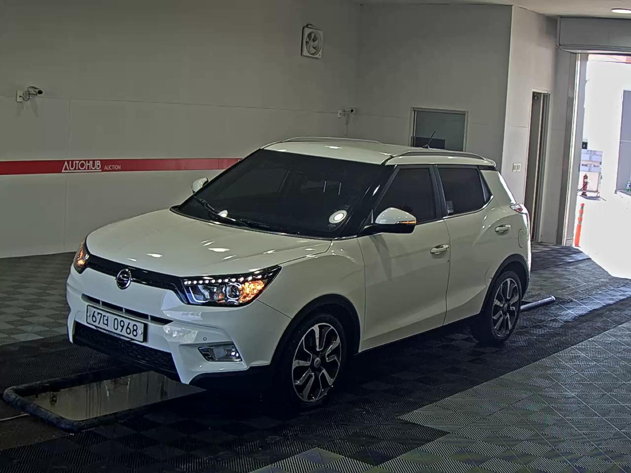 쌍용 티볼리 (~현재) LX