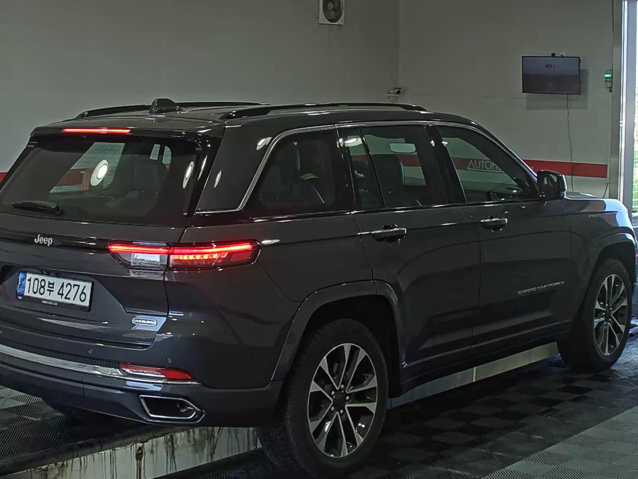 2023 - Jeep Grand Cherokee