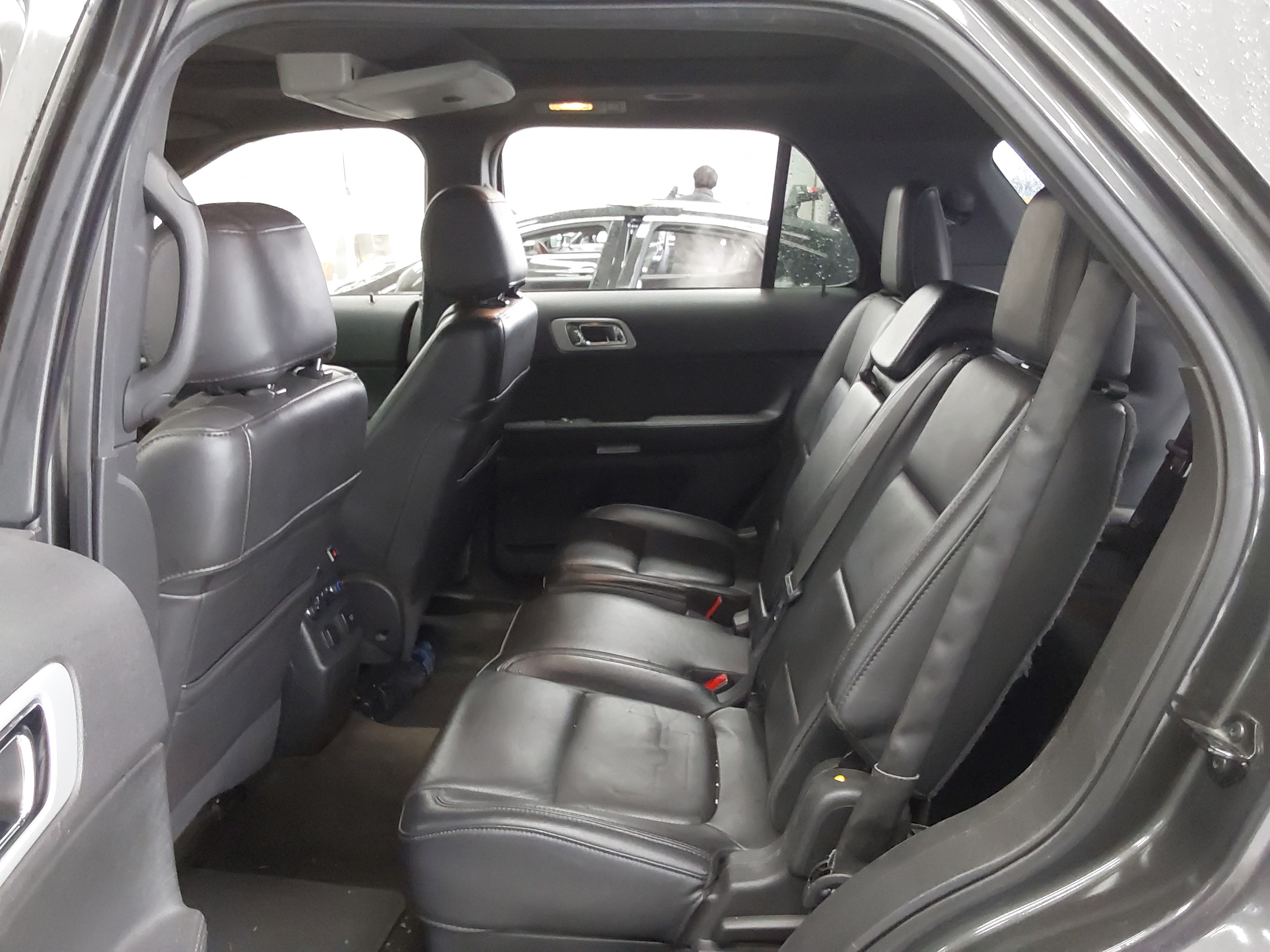 2015 - Ford Explorer