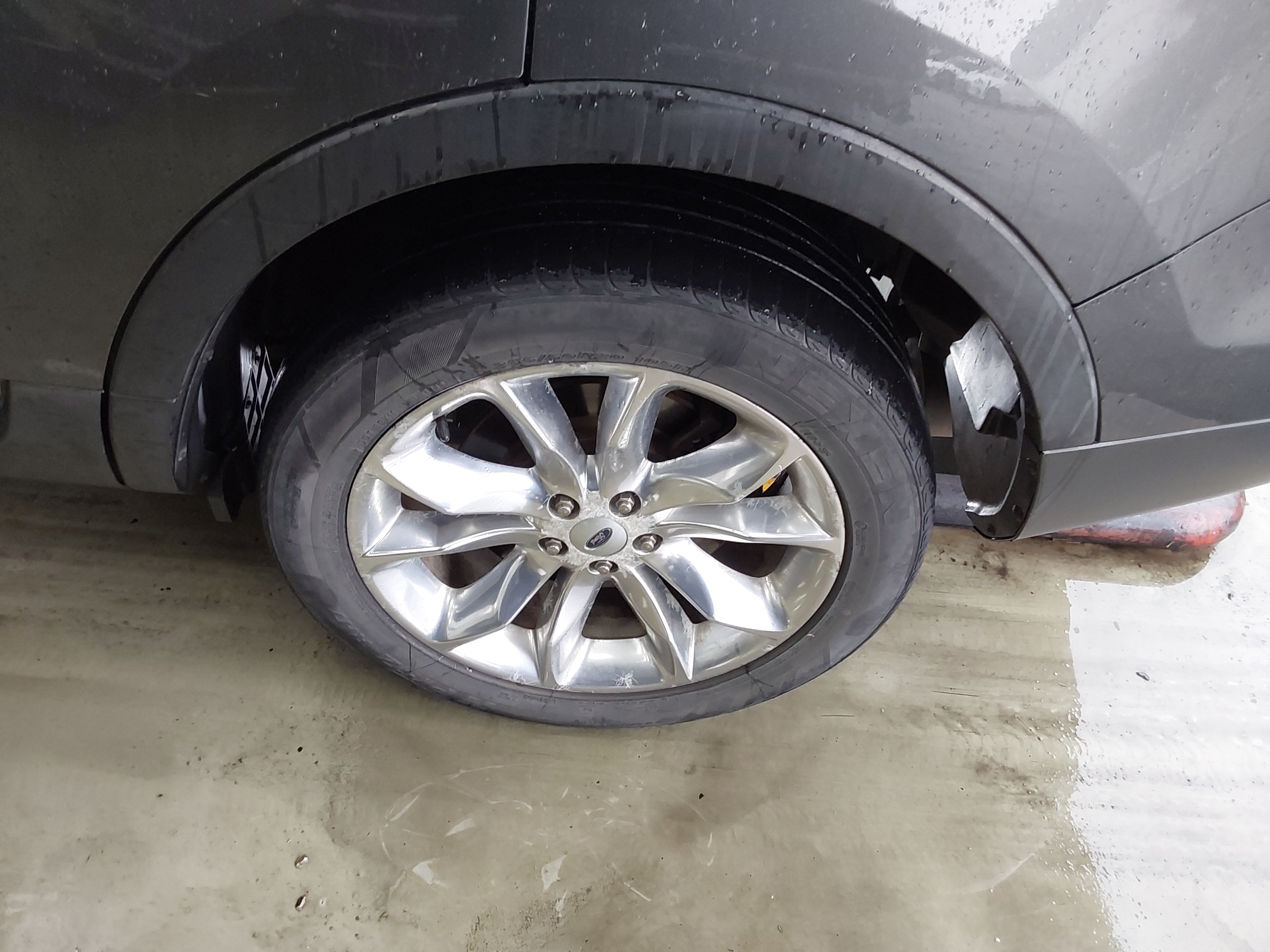 2015 - Ford Explorer