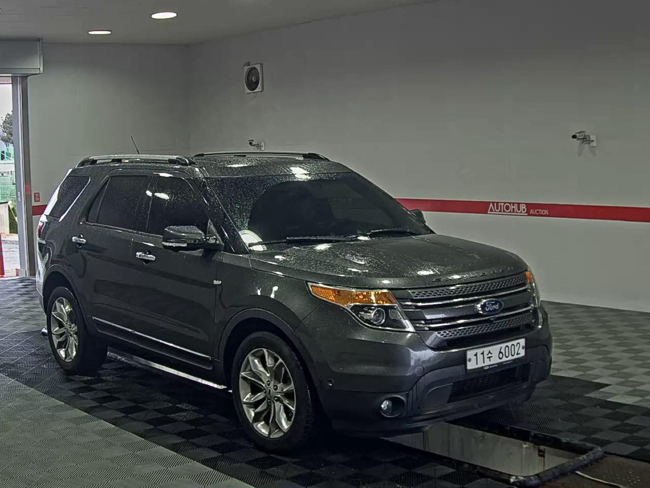 2015 - Ford Explorer