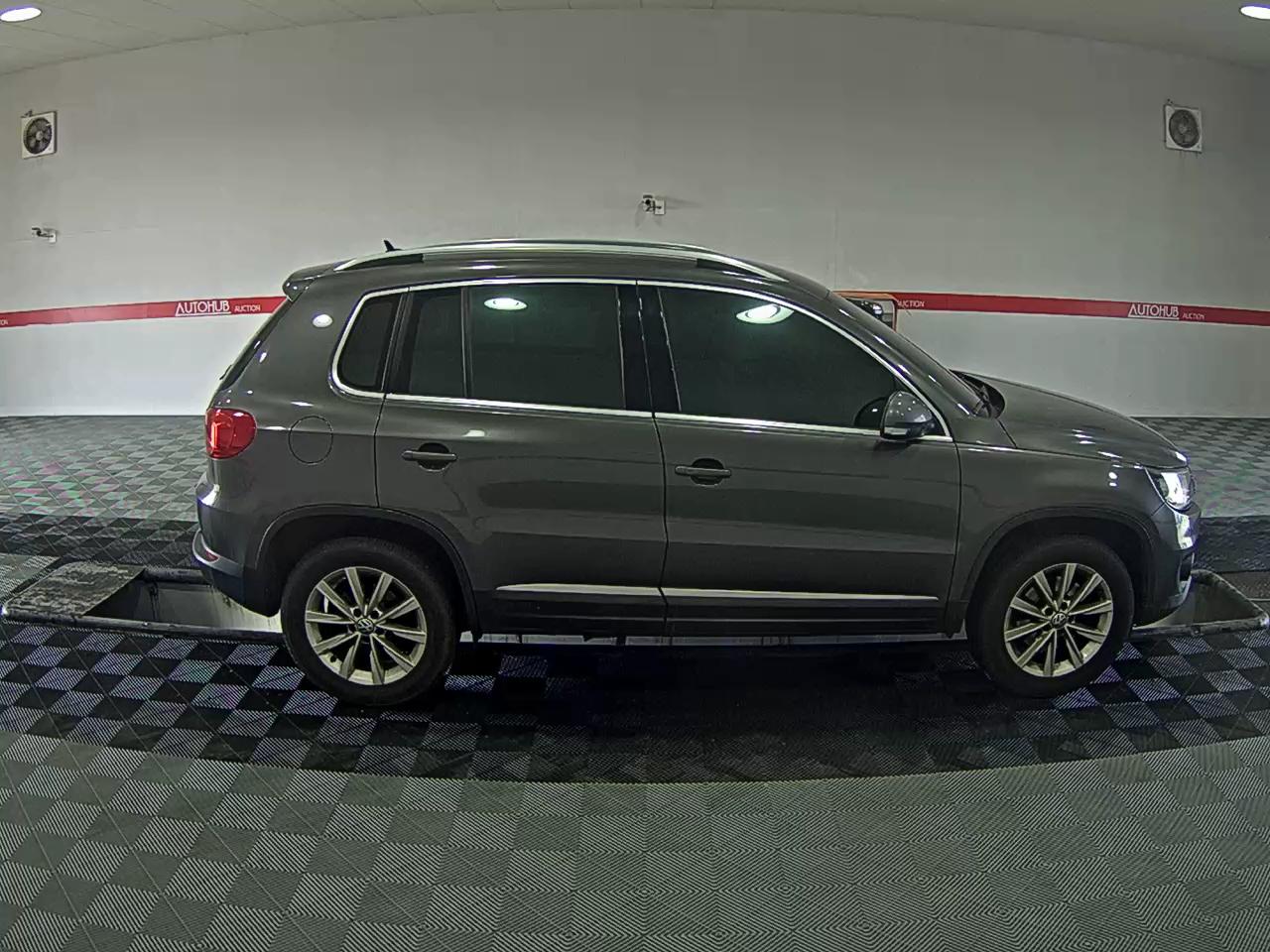 2015 - Volkswagen Tiguan