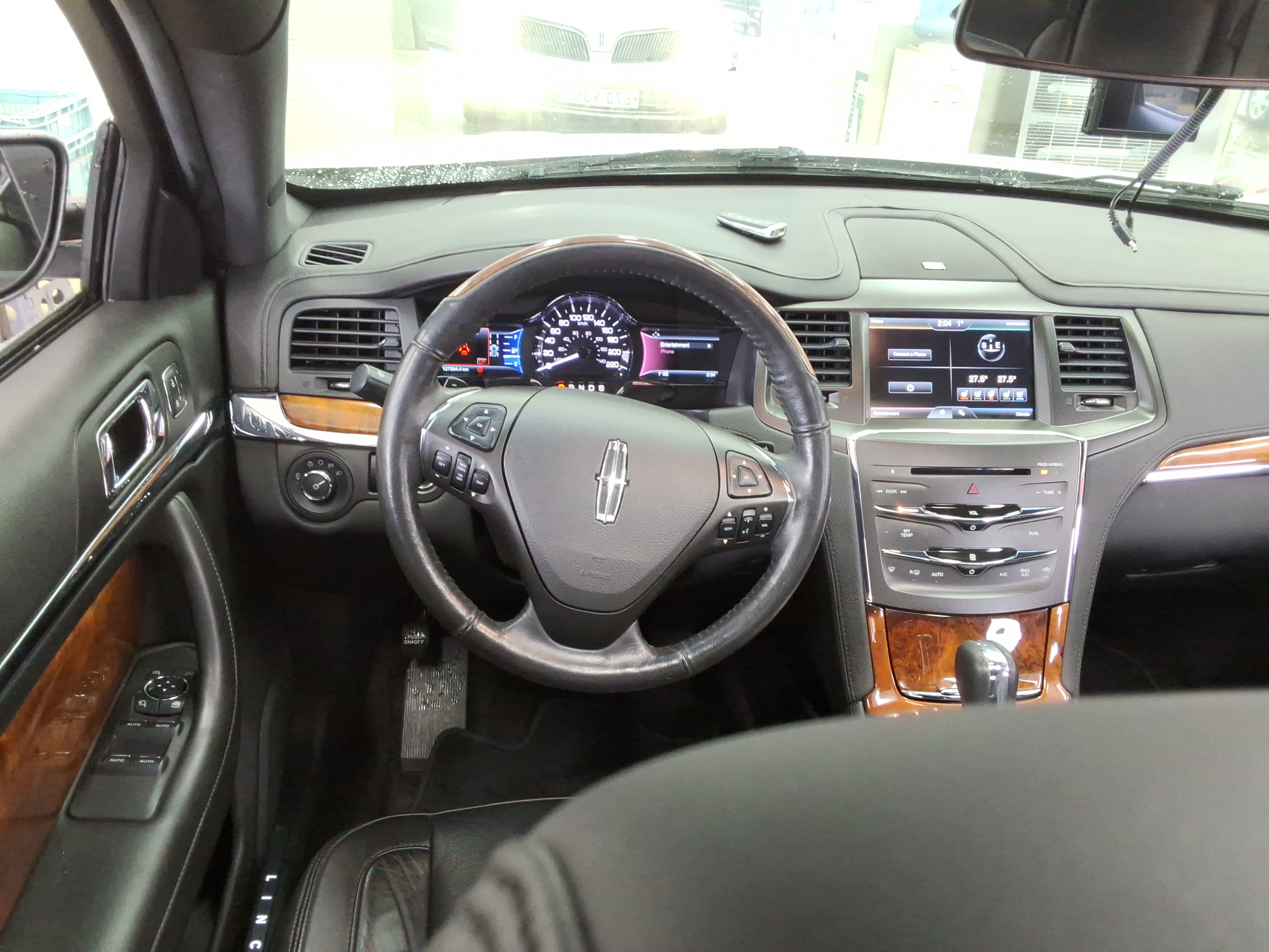 2014 - Lincoln New MKS