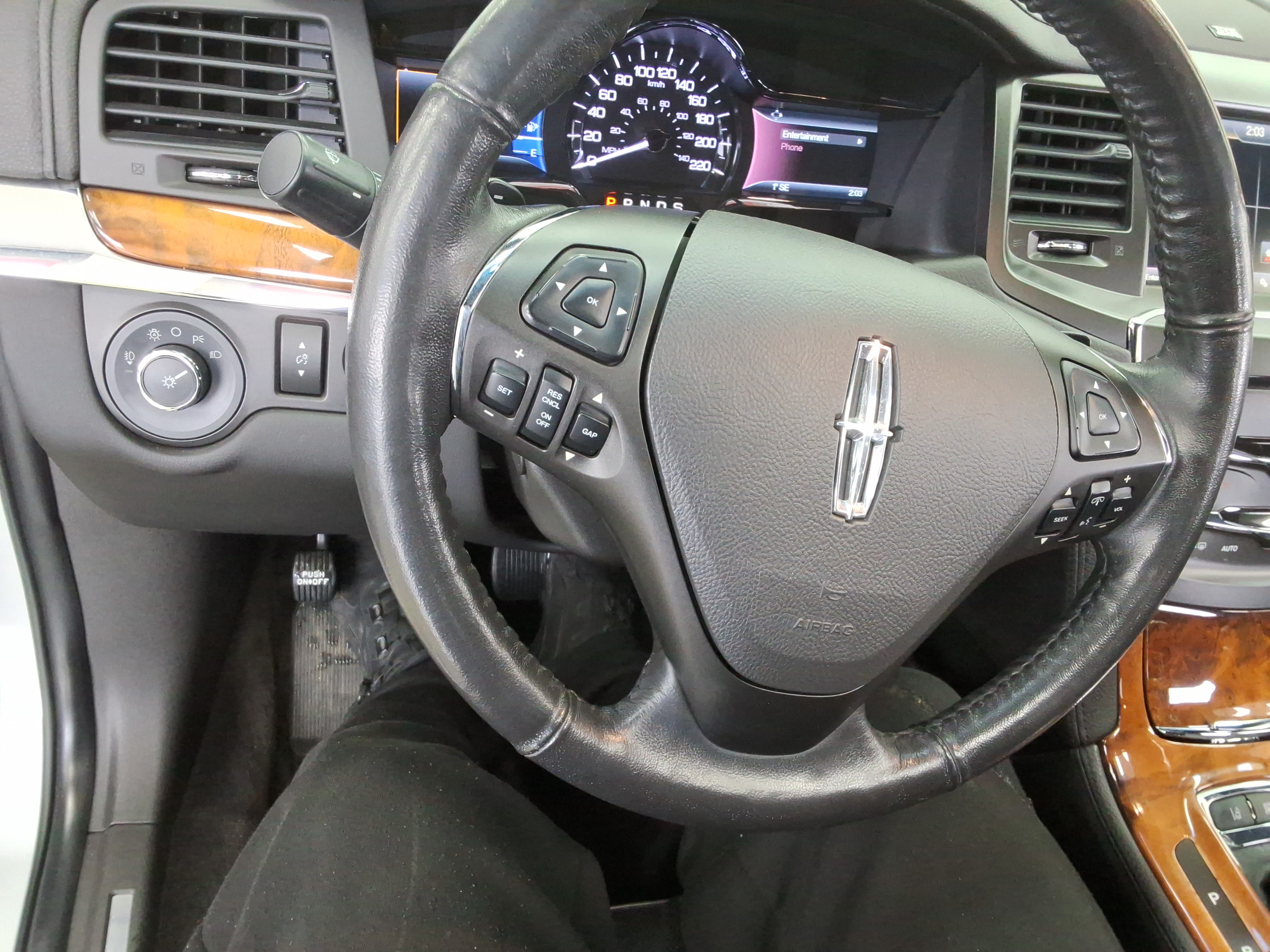 2014 - Lincoln New MKS