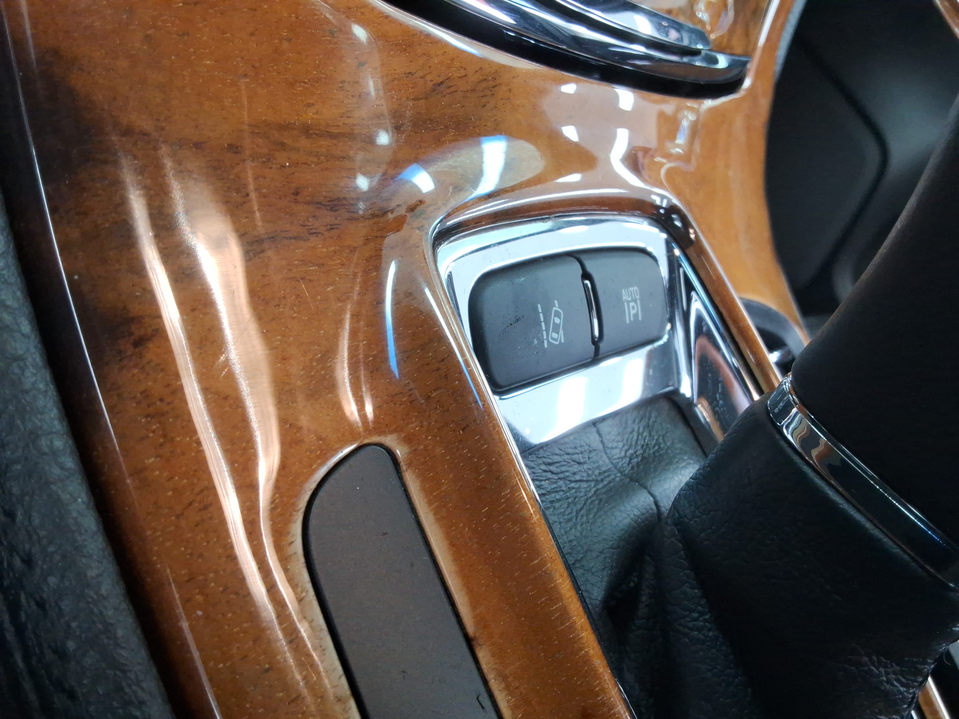 2014 - Lincoln New MKS