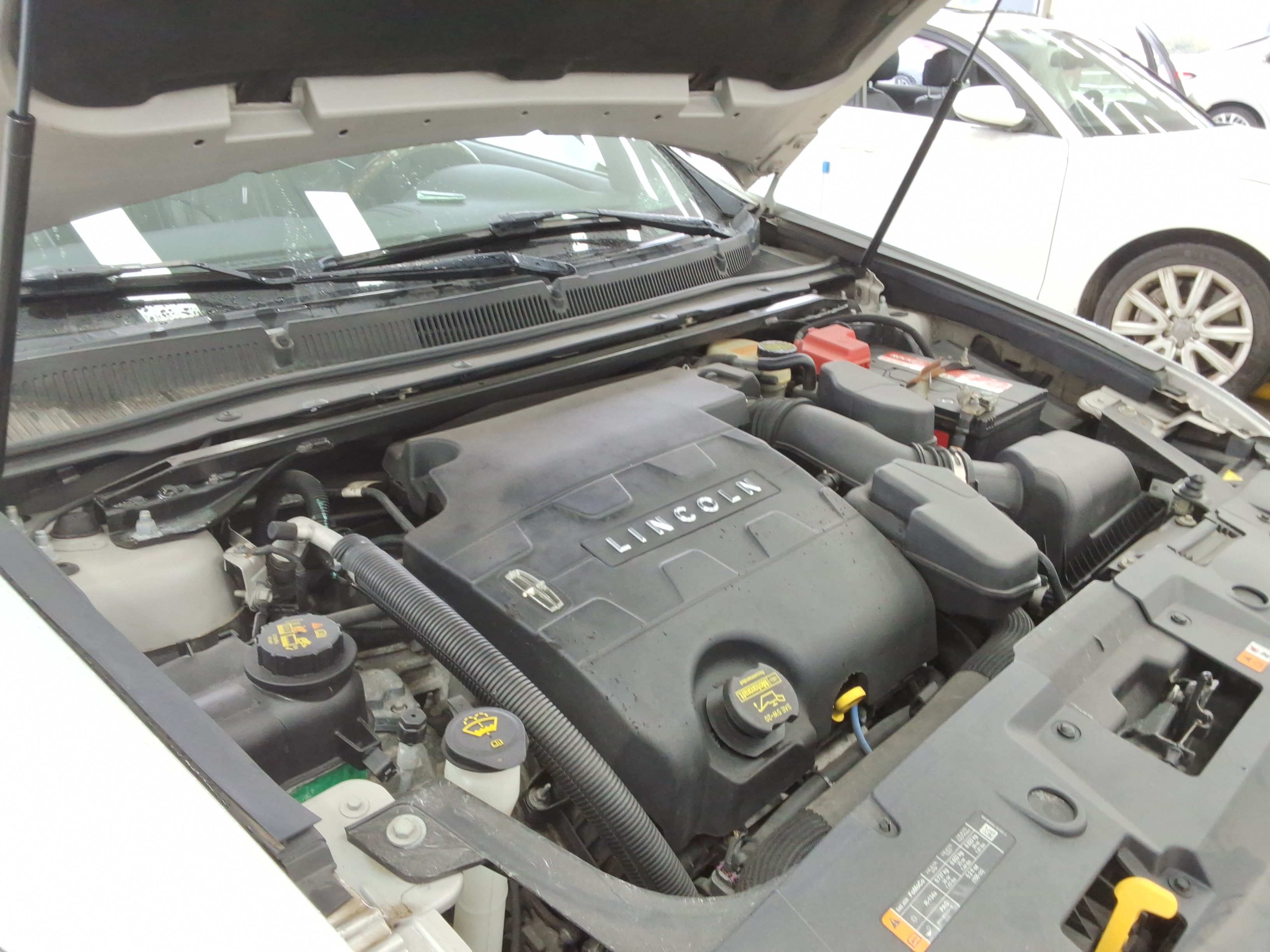 2014 - Lincoln New MKS