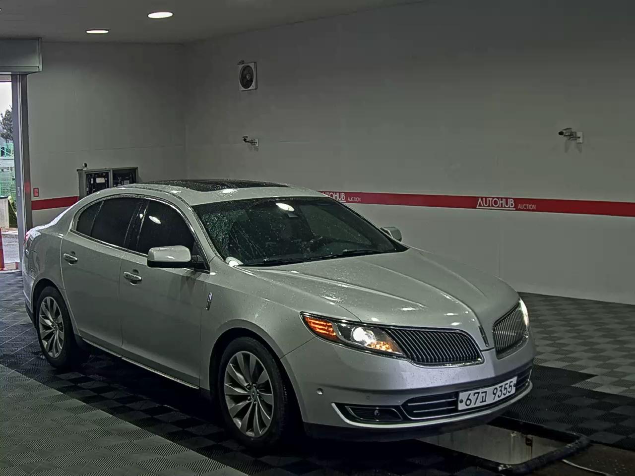 2014 - Lincoln New MKS